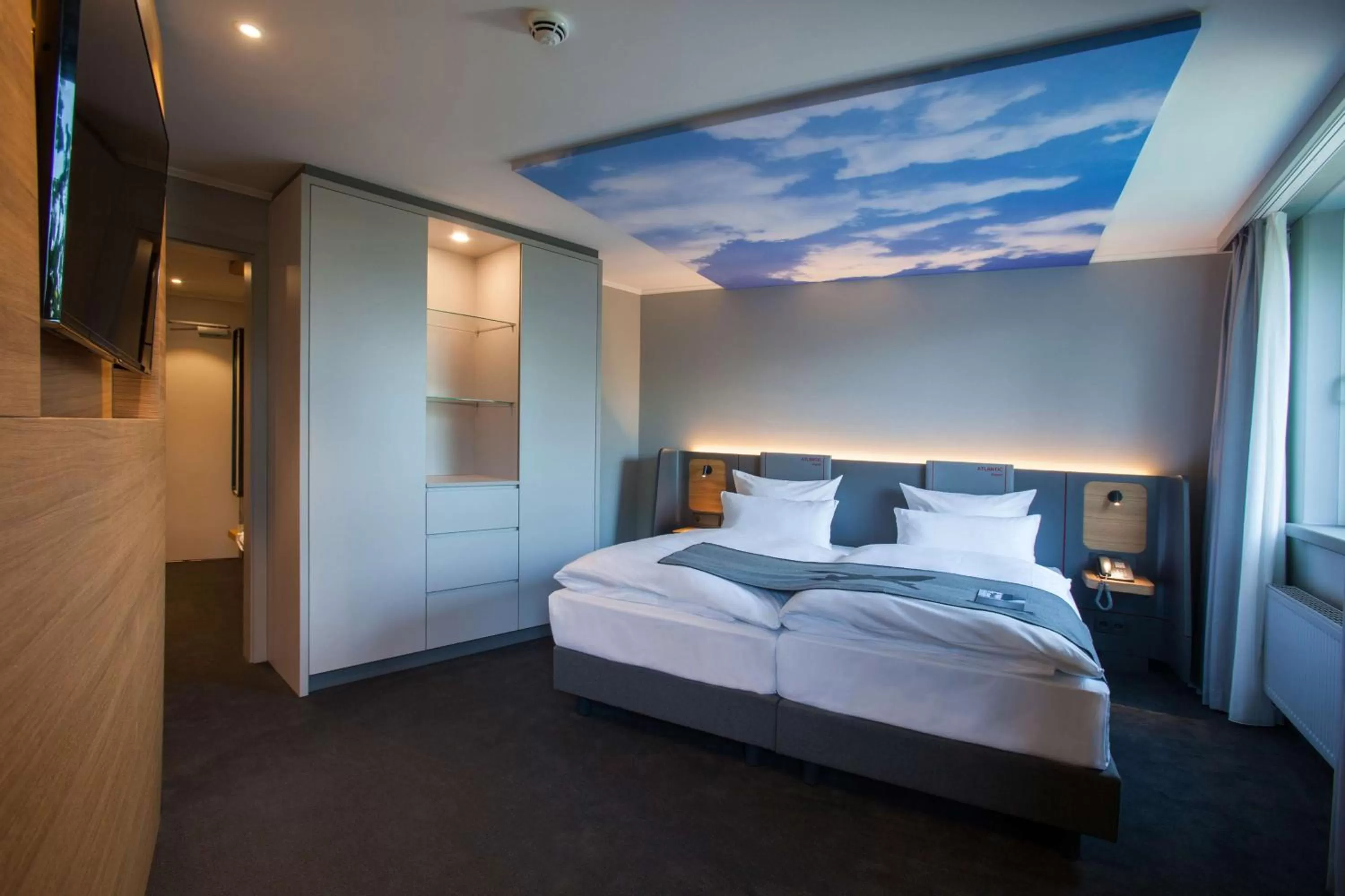 Bedroom, Bed in ATLANTIC Hotel Airport