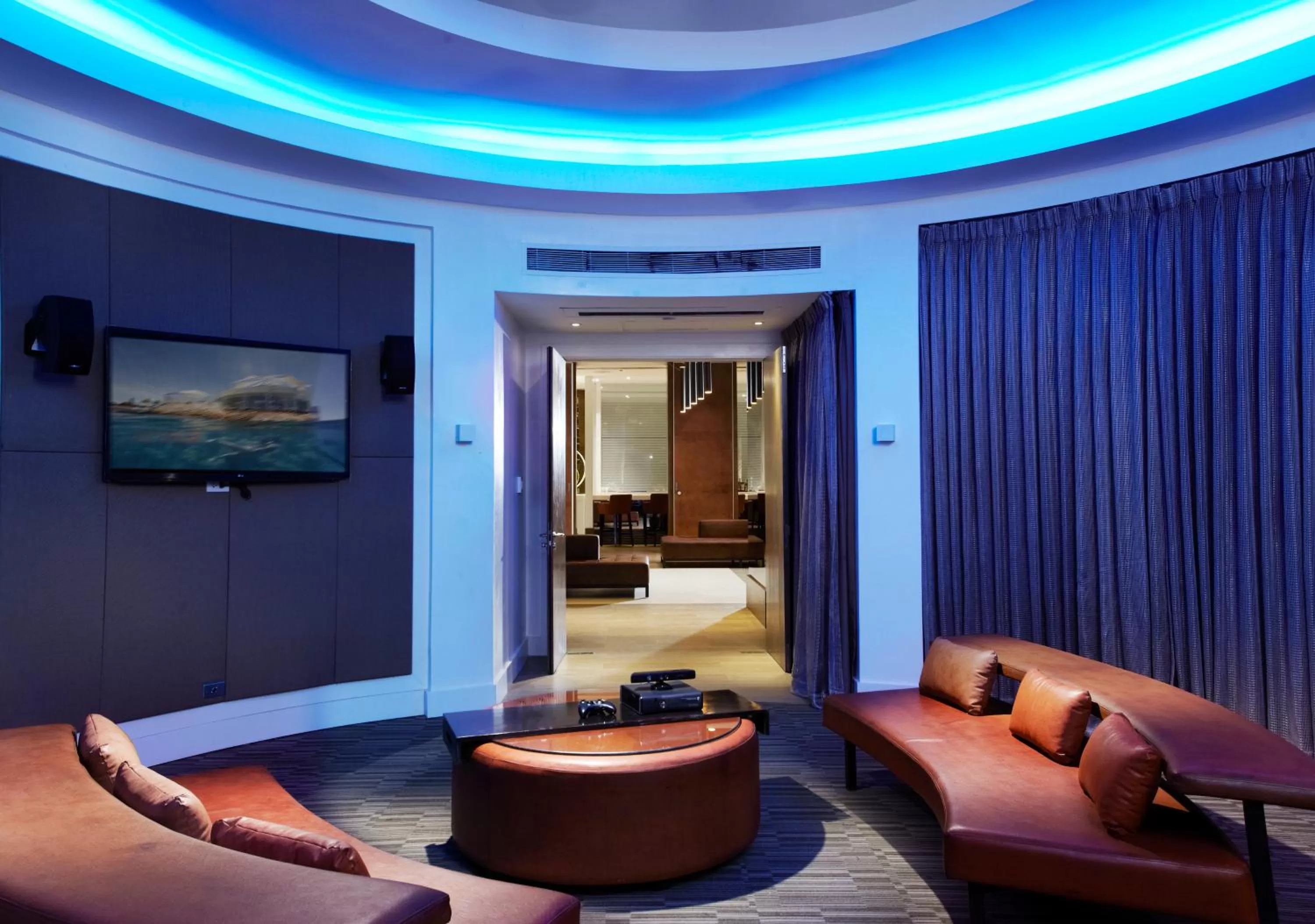 Karaoke in Mövenpick Hotel Mactan Island Cebu