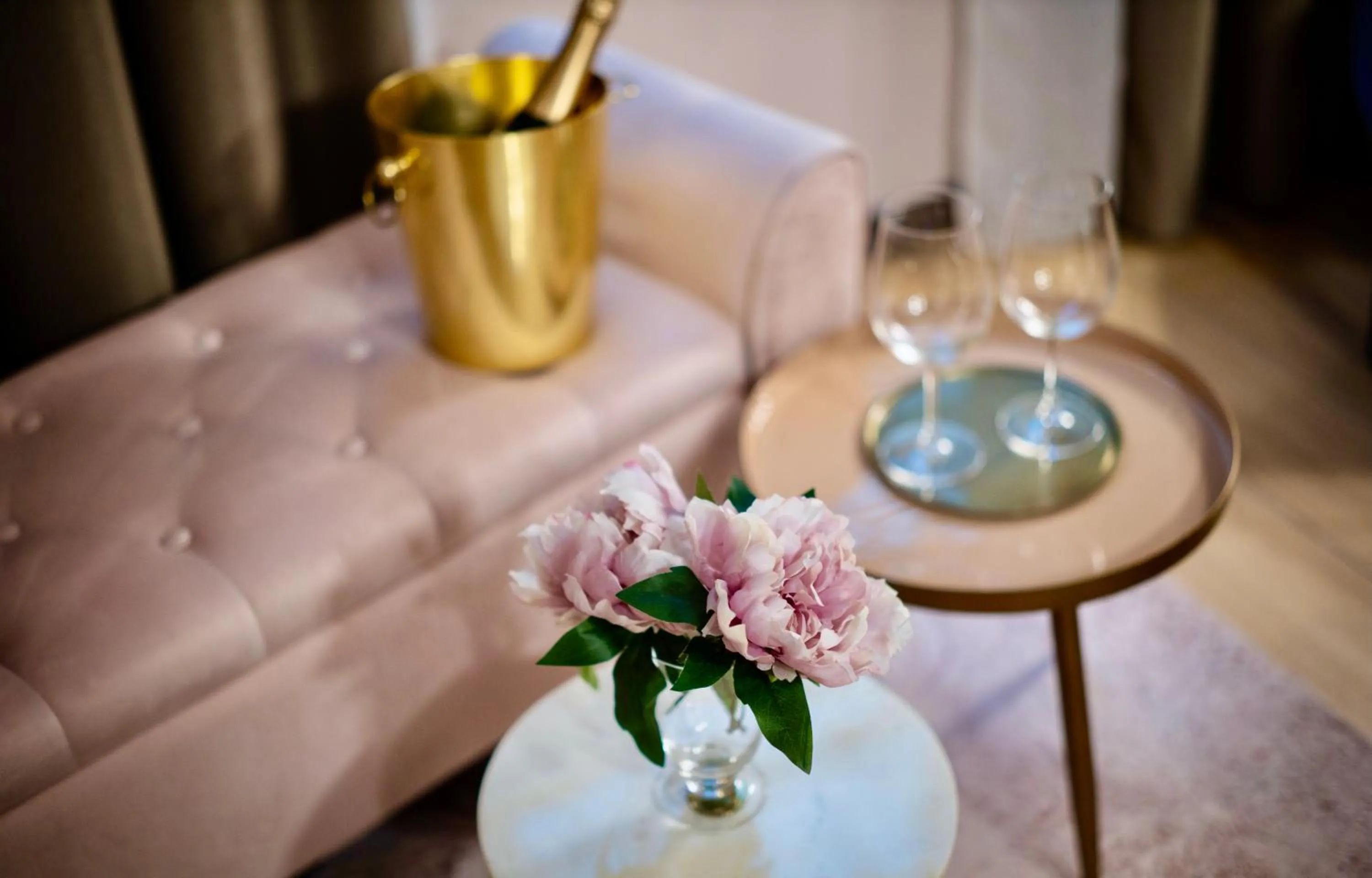 Decorative detail, Restaurant/Places to Eat in INTO the heart of MILAN Aparthotel