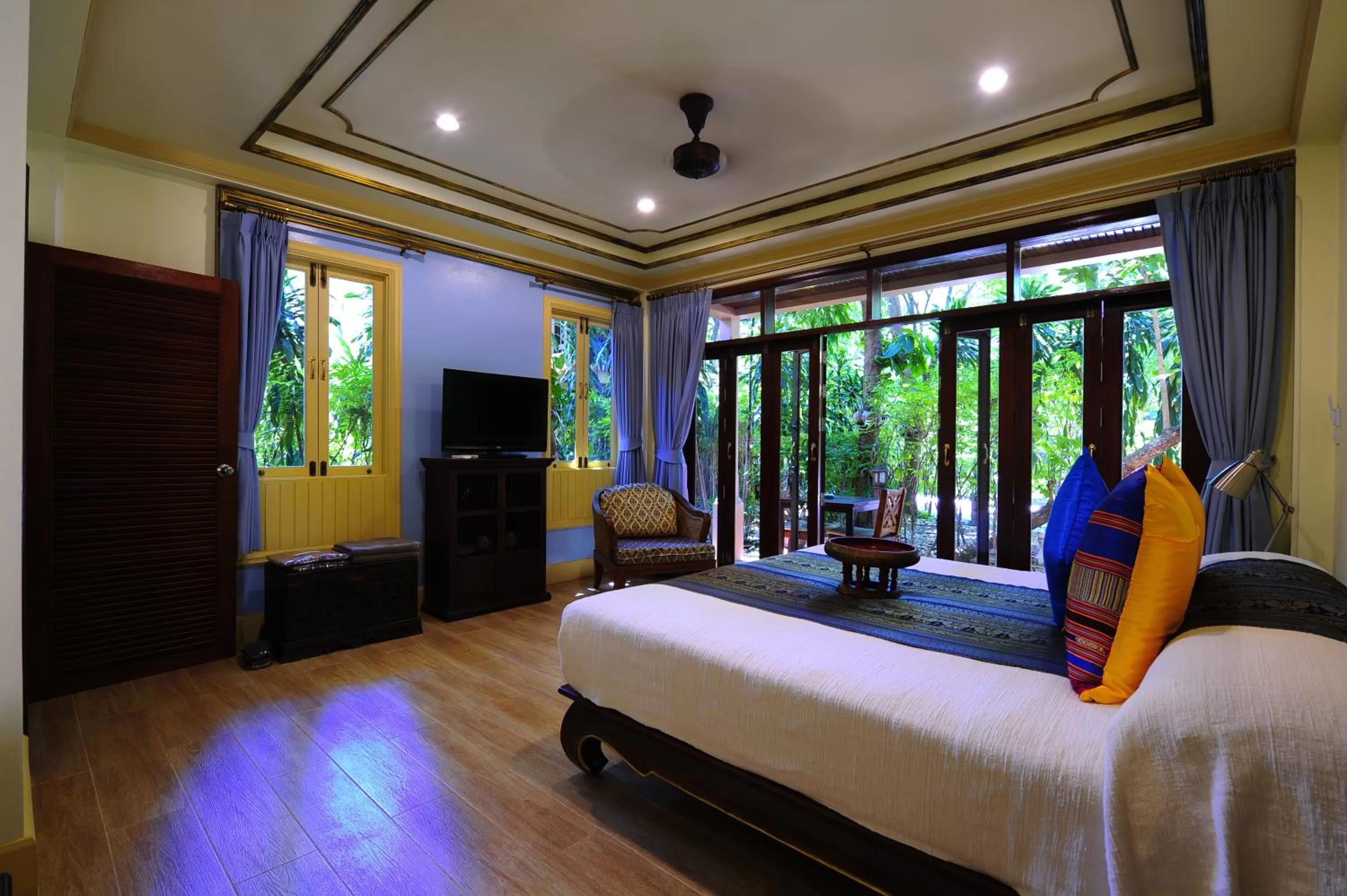 Patio, Bed in Rabbit Resort Pattaya