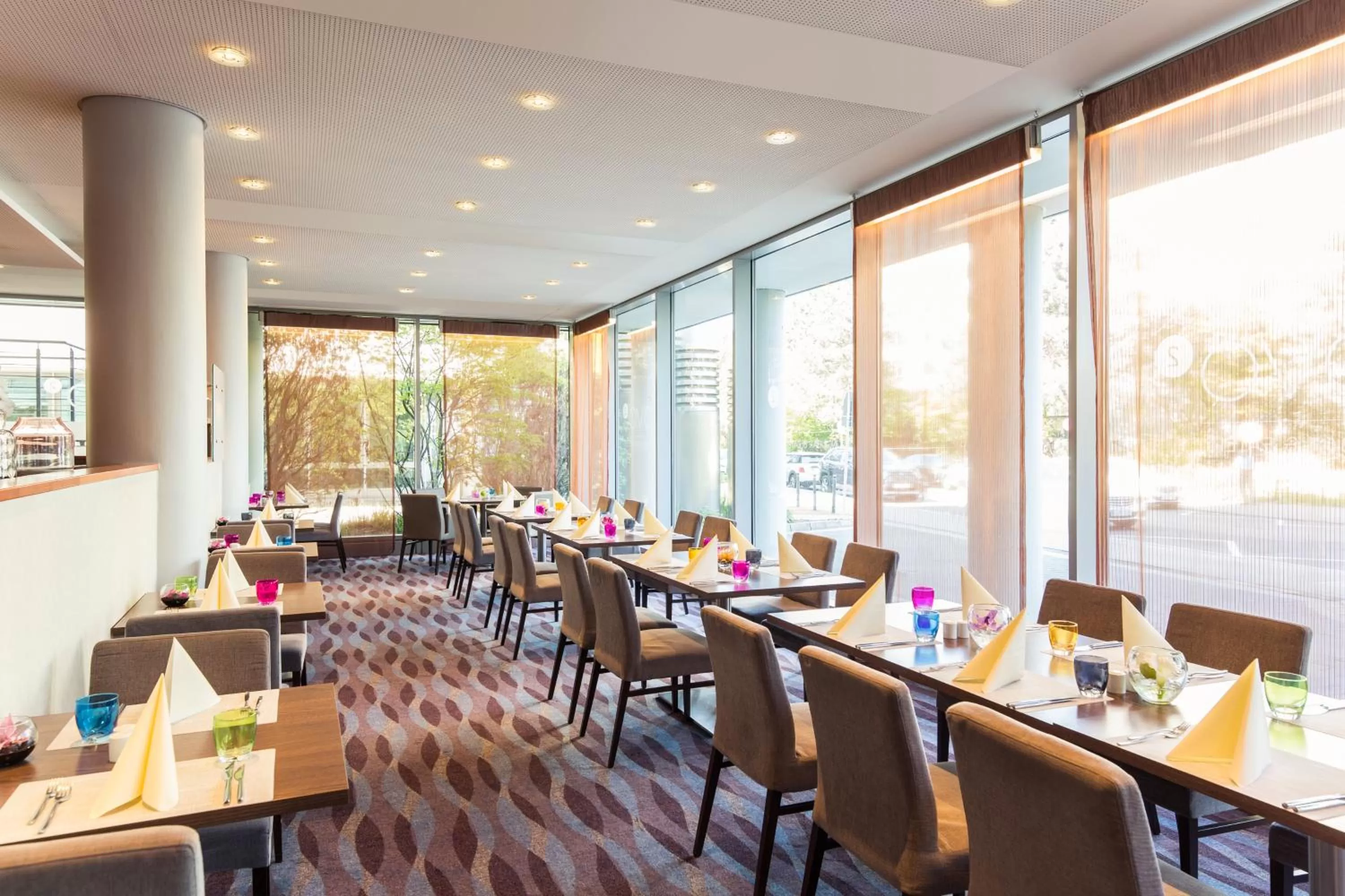 Restaurant/places to eat in Novotel Düsseldorf City West