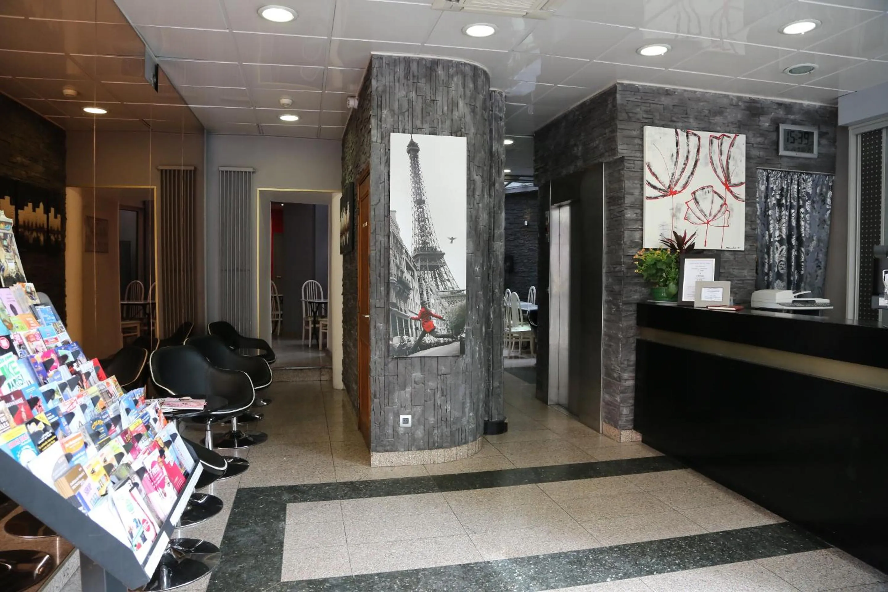 Lobby or reception in Grand Hotel Nouvel Opera