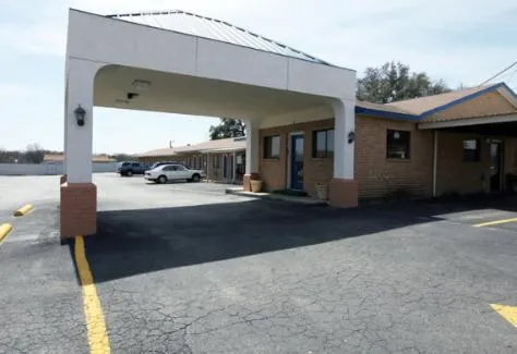 Property building in Americas Best Value Inn Comanche