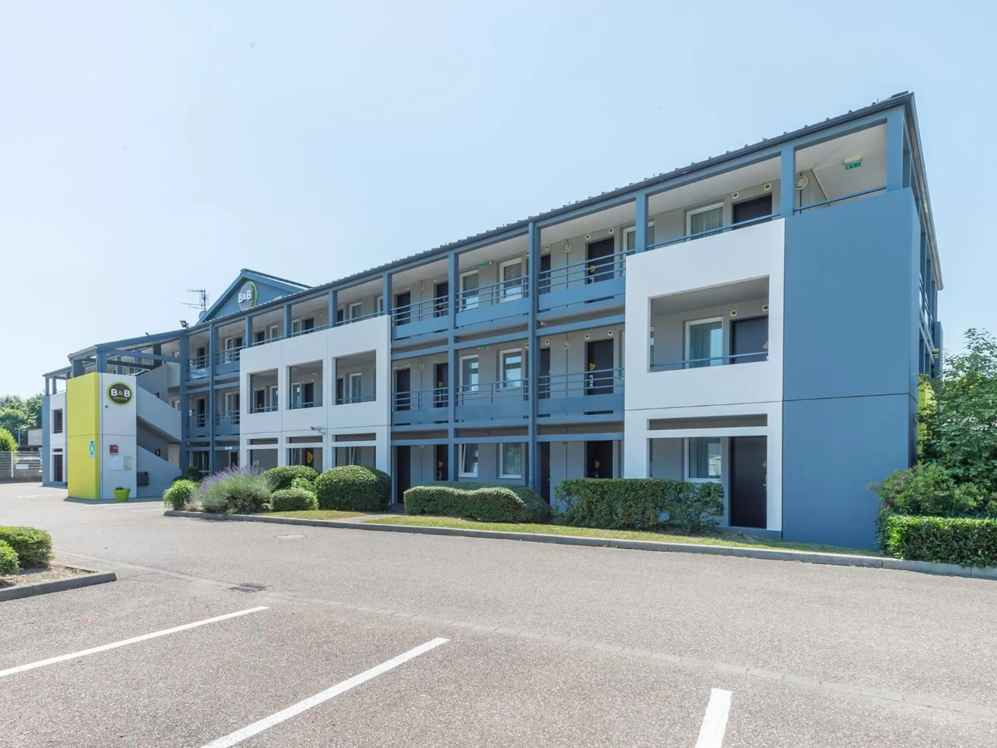 Facade/entrance in B&B HOTEL Strasbourg Sud Geispolsheim