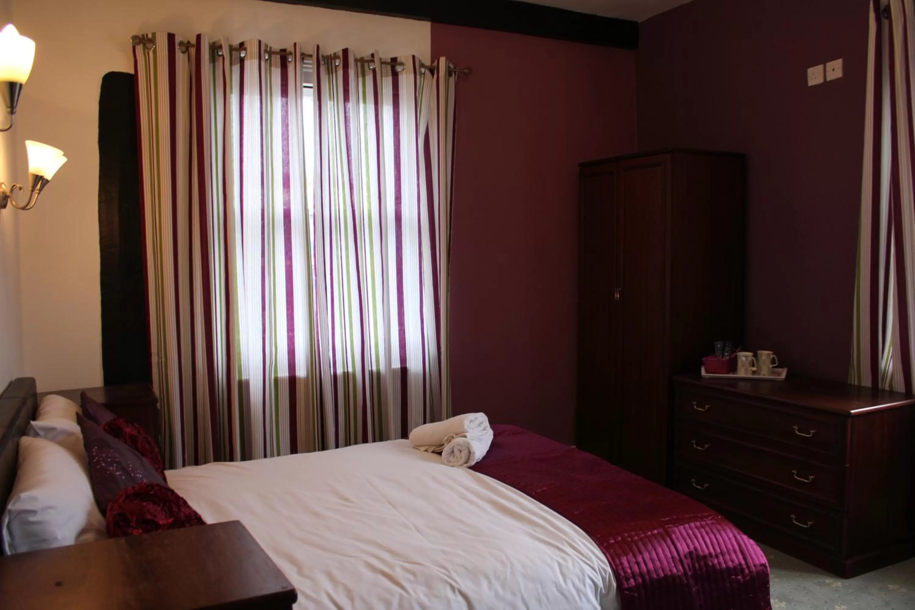 Photo of the whole room, Bed in The George Hotel Stansted Airport