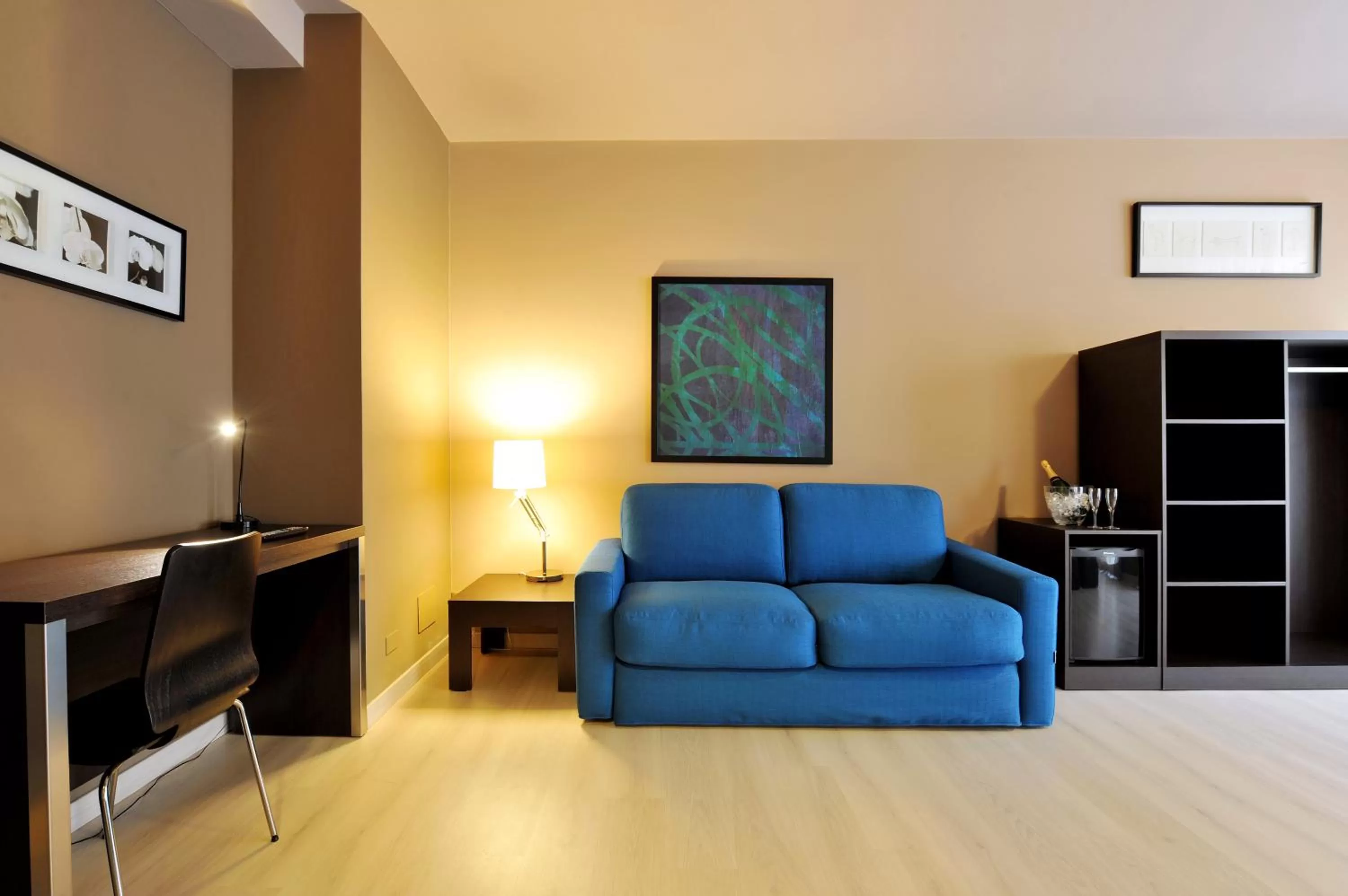 Seating area in M14 Hotel & Spa