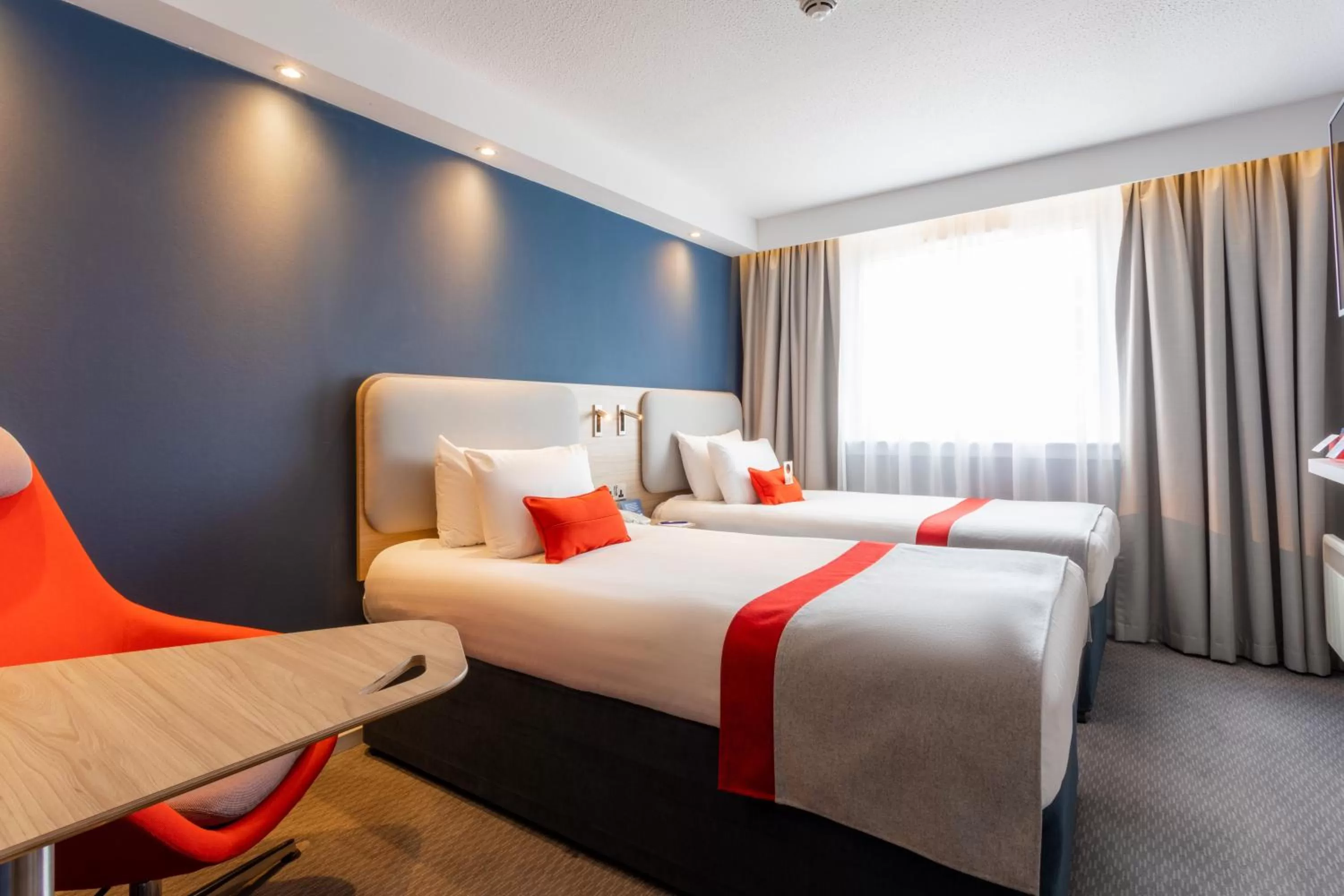 Twin Room in Holiday Inn Express - Glasgow - City Ctr Theatreland, an IHG Hotel