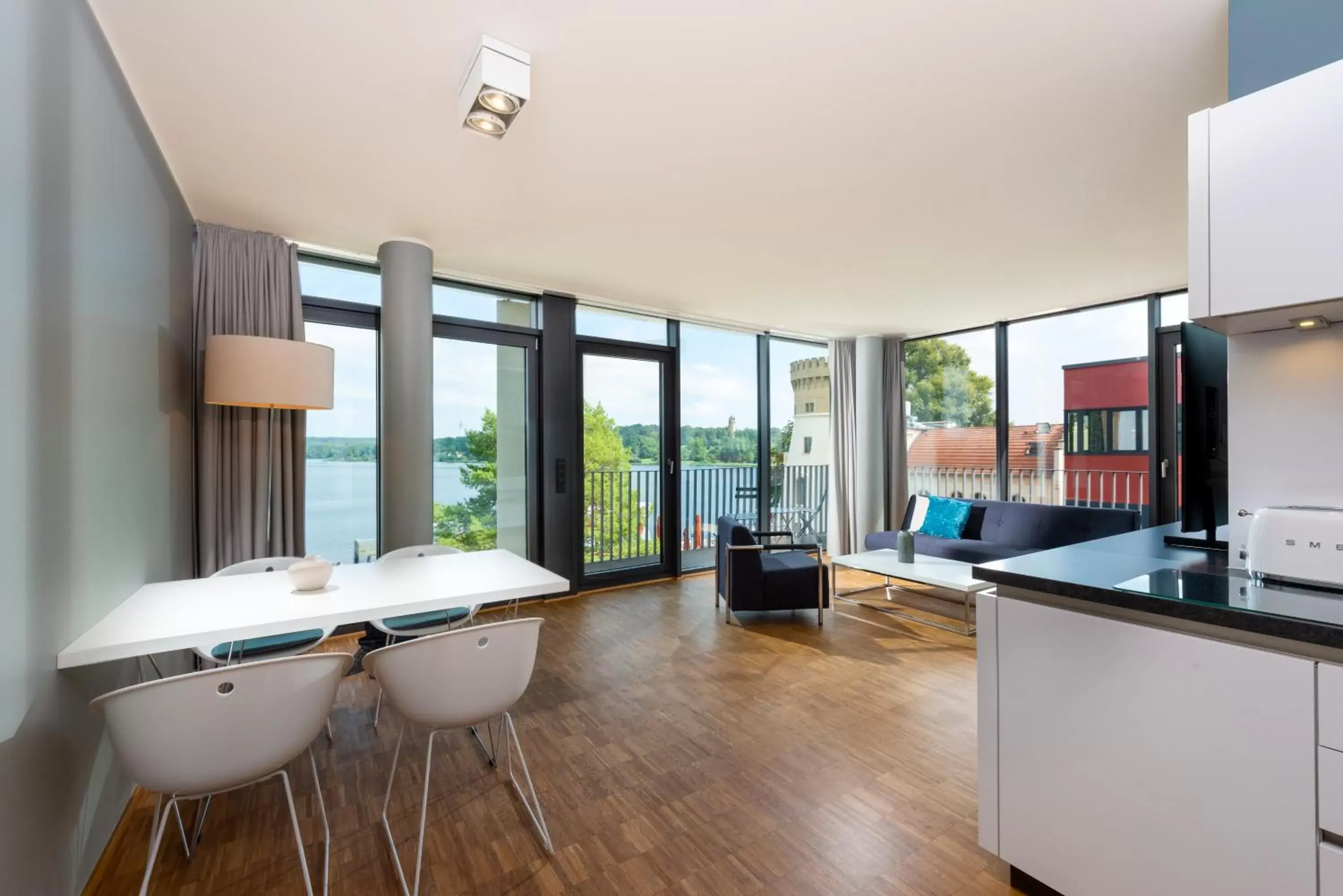 Corner Apartment with Lake View in Waveboard Hotel & Boardinghouse Corner Apartment with Lake View in Waveboard Hotel & Boardinghouse