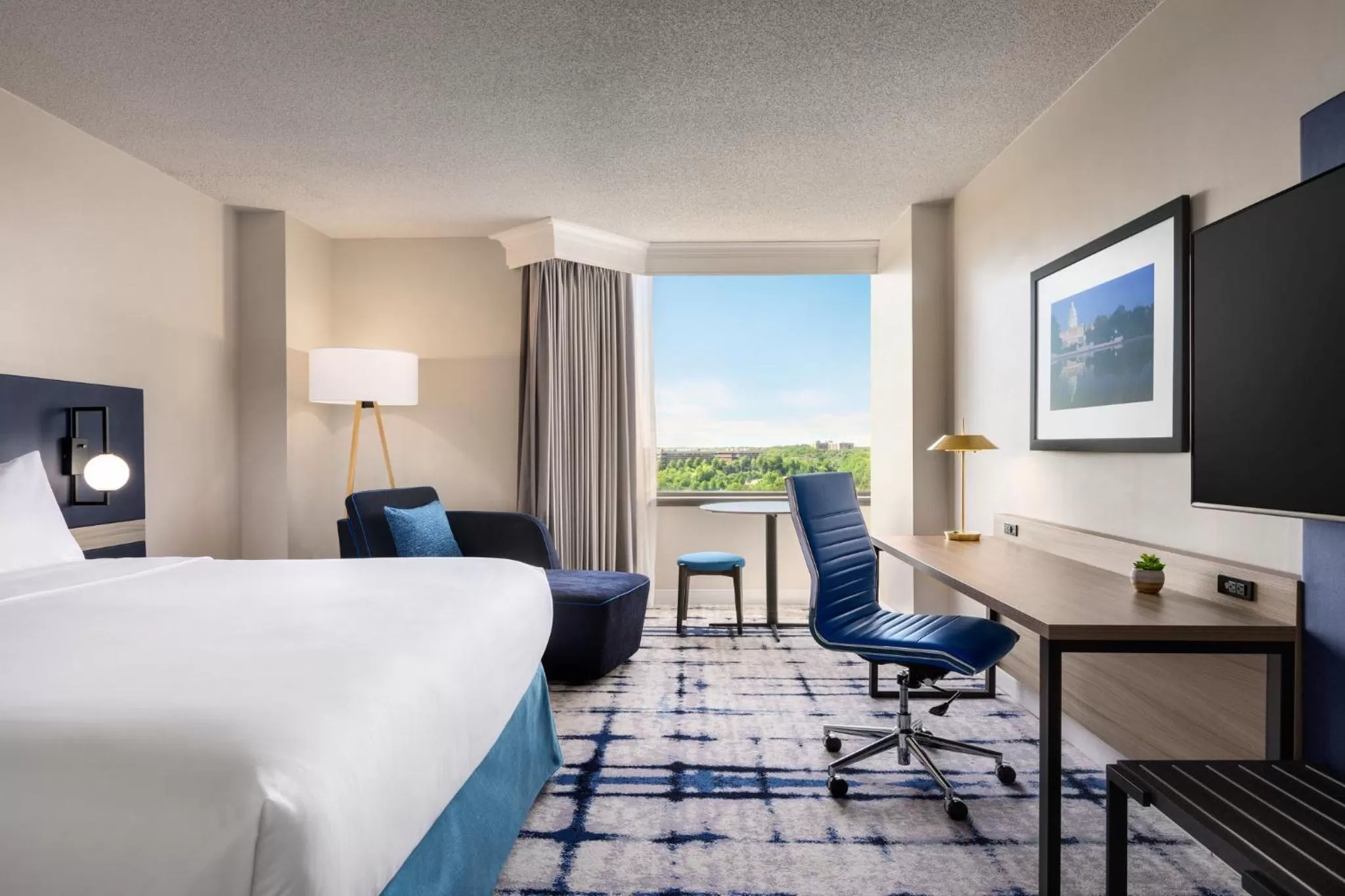 Photo of the whole room, Bed in Crowne Plaza College Park - Washington DC by IHG