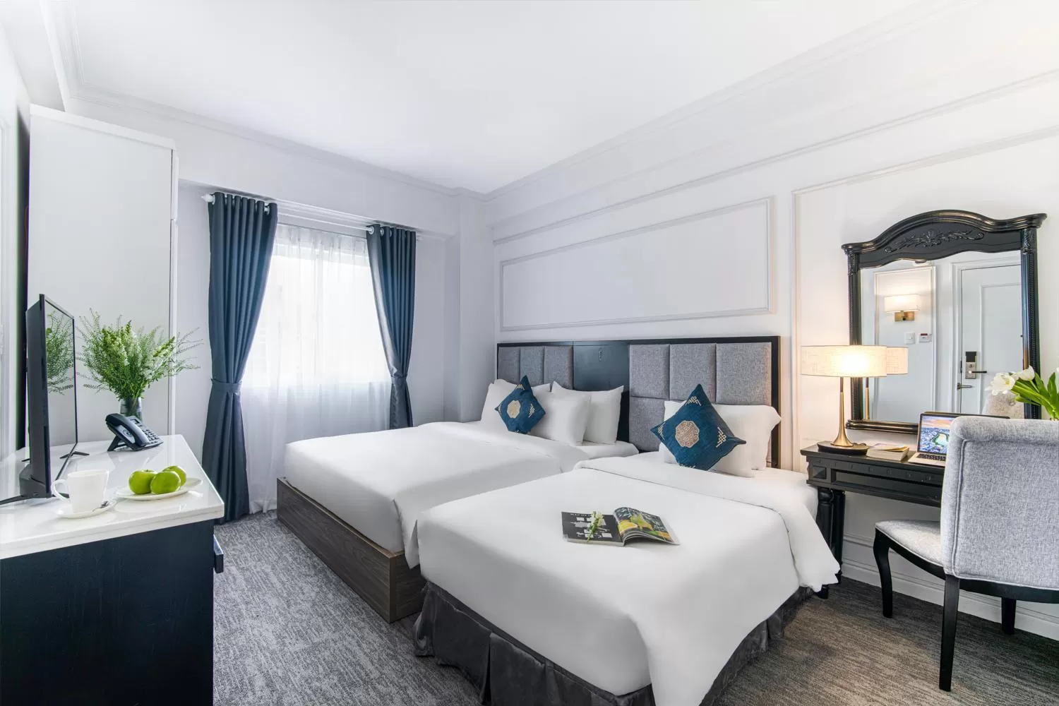 Business Twin Room City View in Kin Hotel Ly Tu Trong