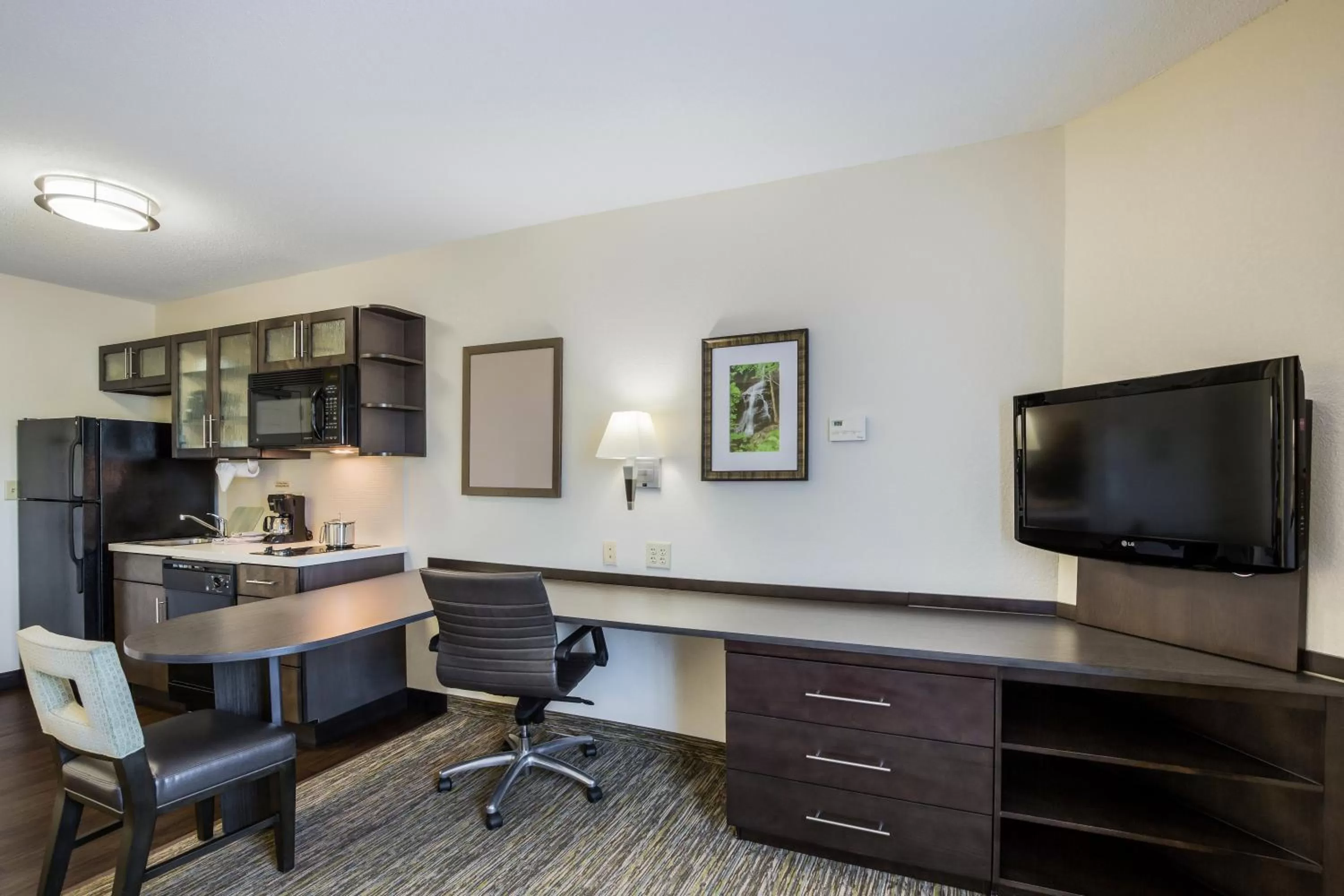 Bedroom in Candlewood Suites Virginia Beach Town Center by IHG