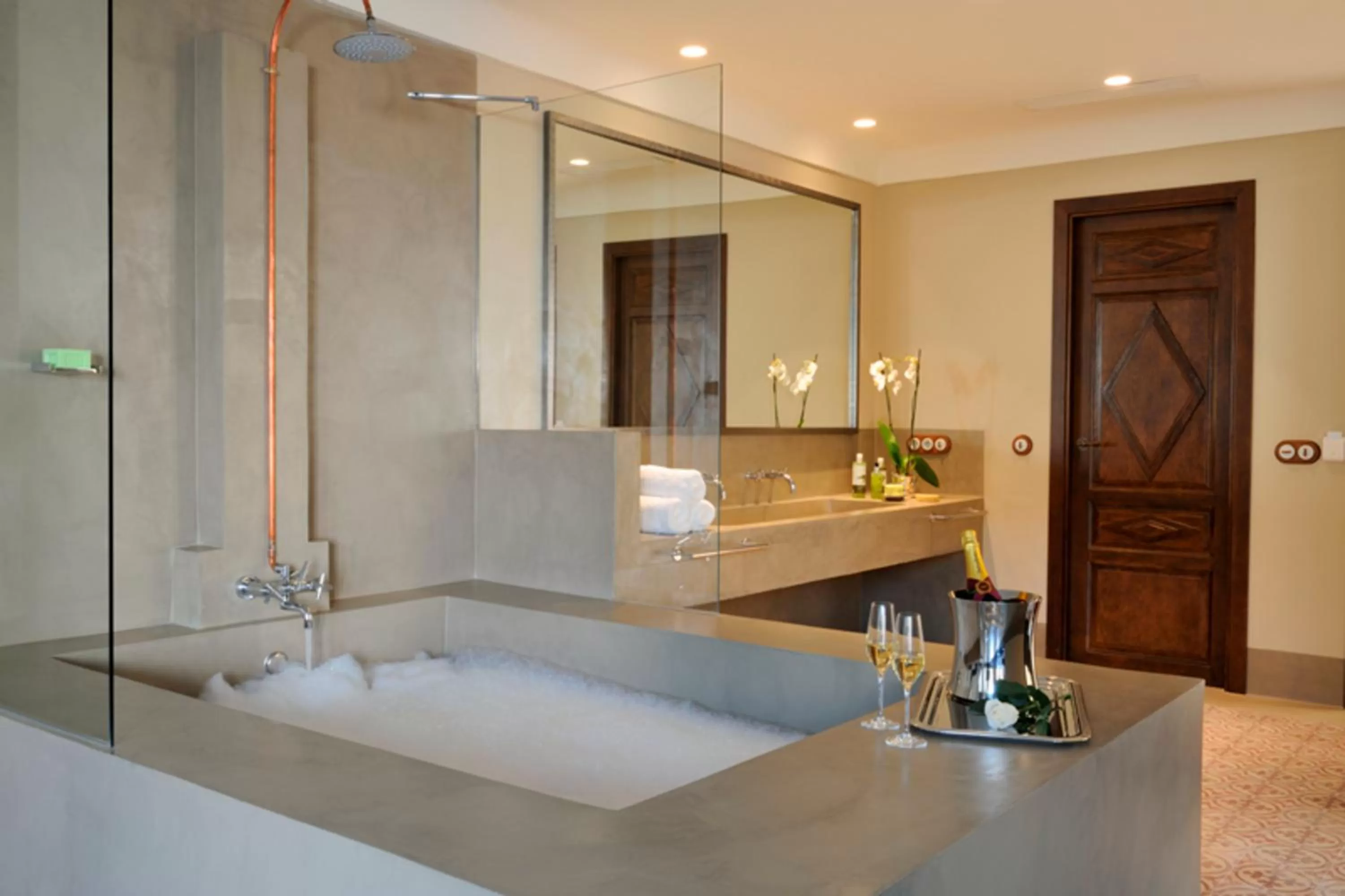 Area and facilities in Palacio Carvajal Girón