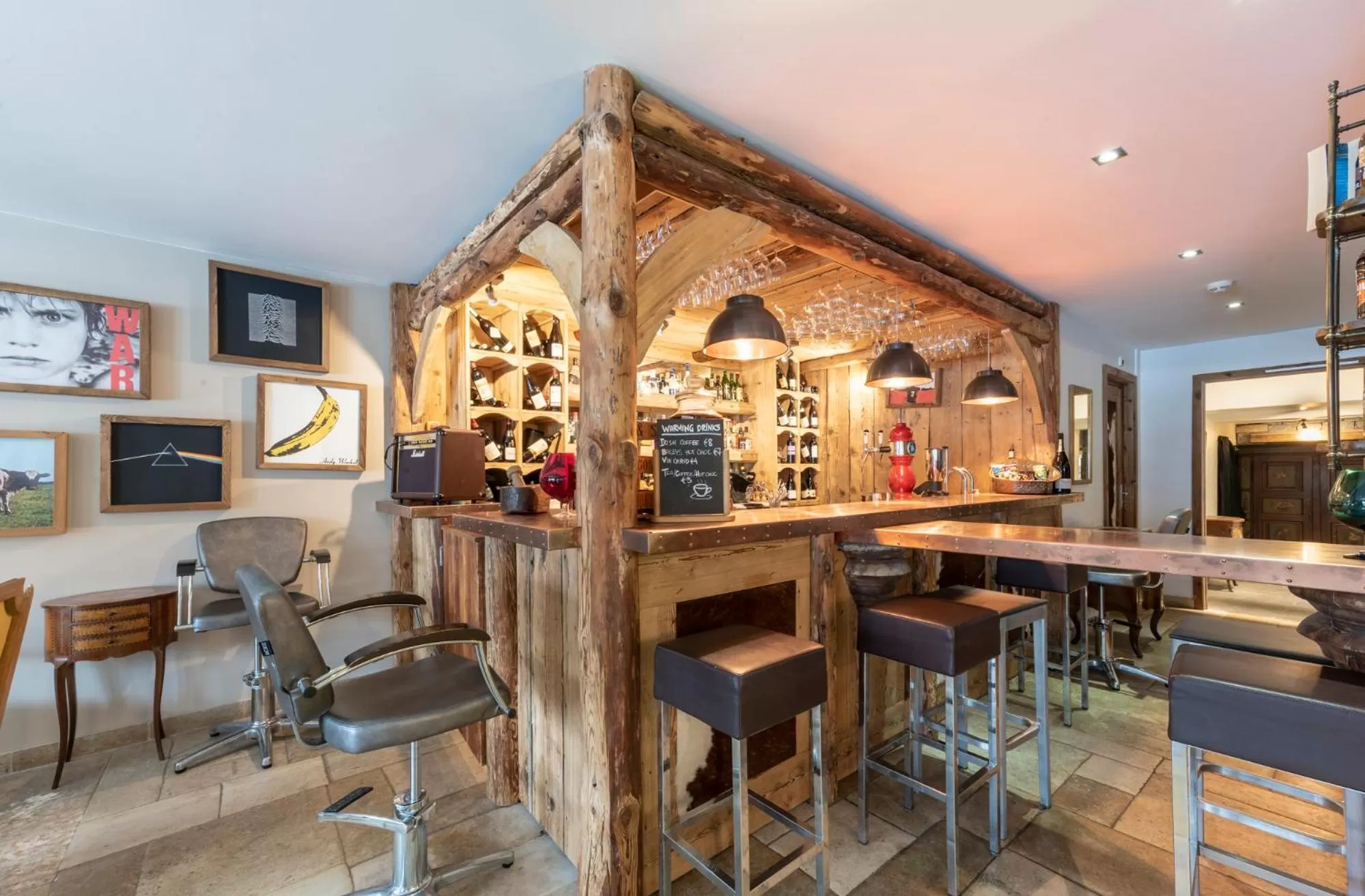 Lounge or bar in Chamois d'Or Hotel