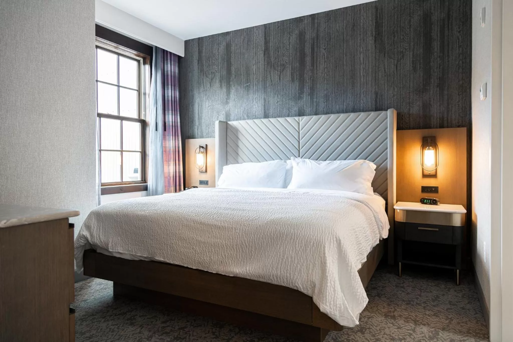 Photo of the whole room, Bed in Holiday Inn Resort Deadwood Mountain Grand by IHG