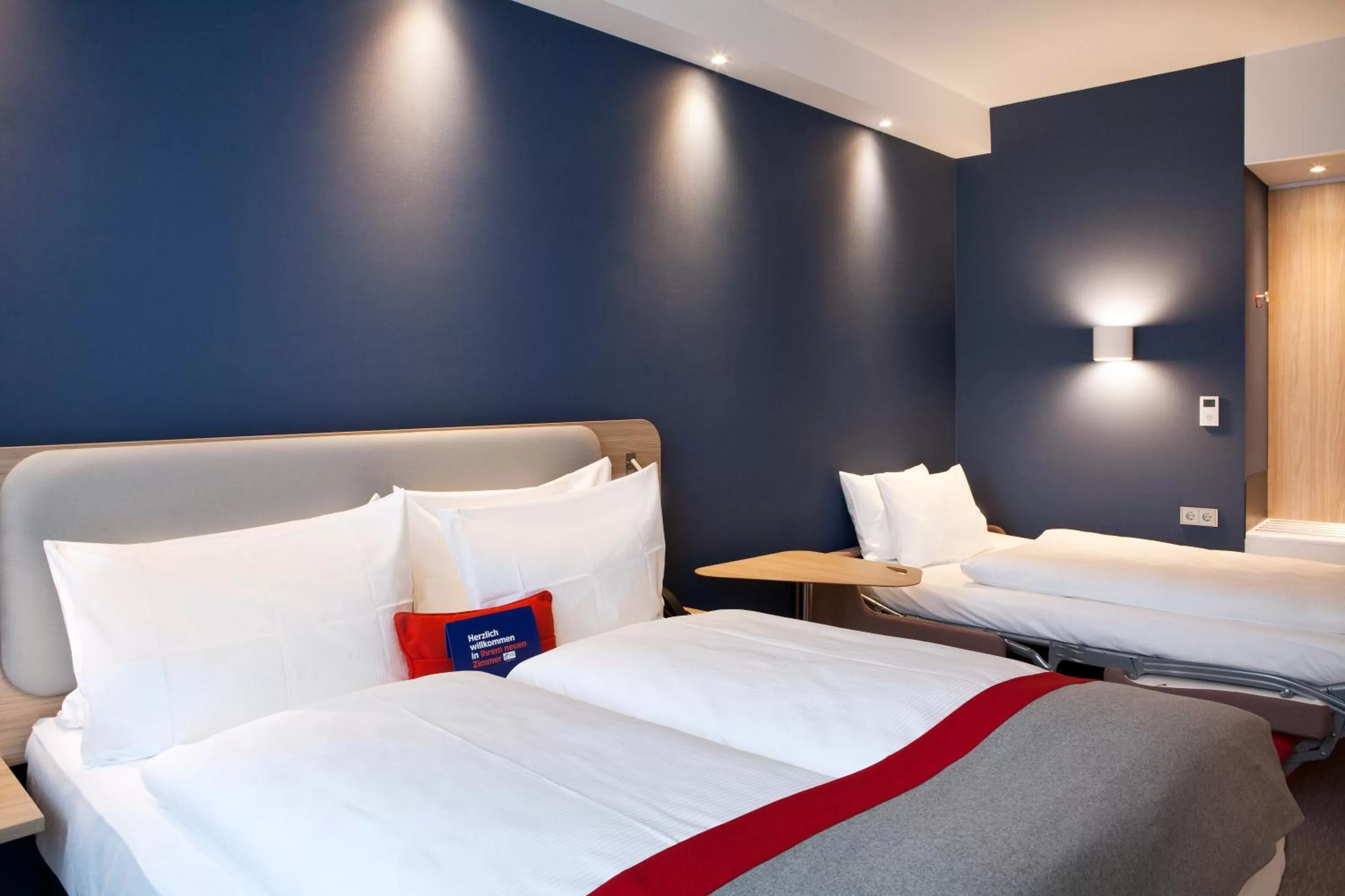 Bed in Holiday Inn Express - Siegen by IHG