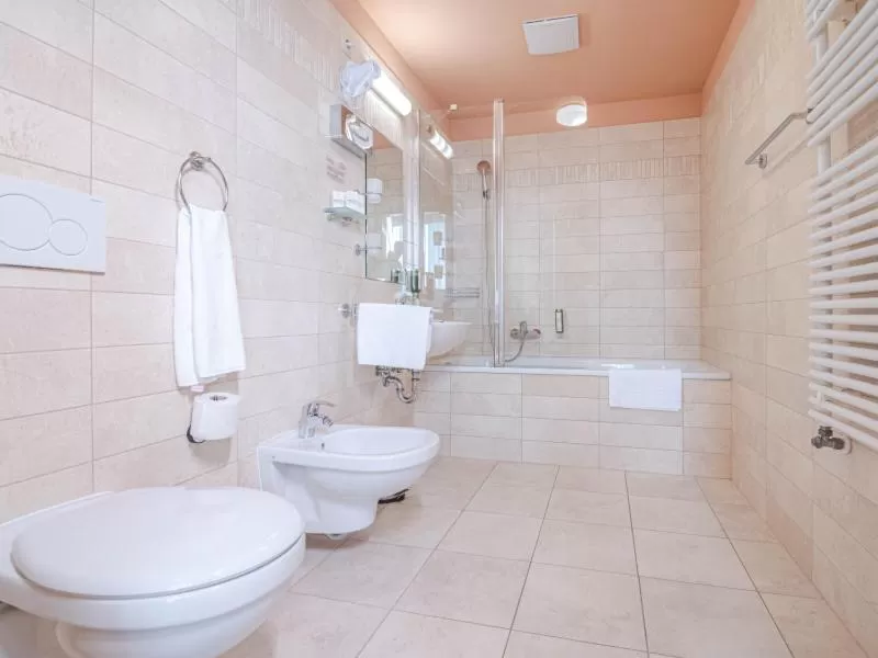 Bathroom in Szent János Hotel