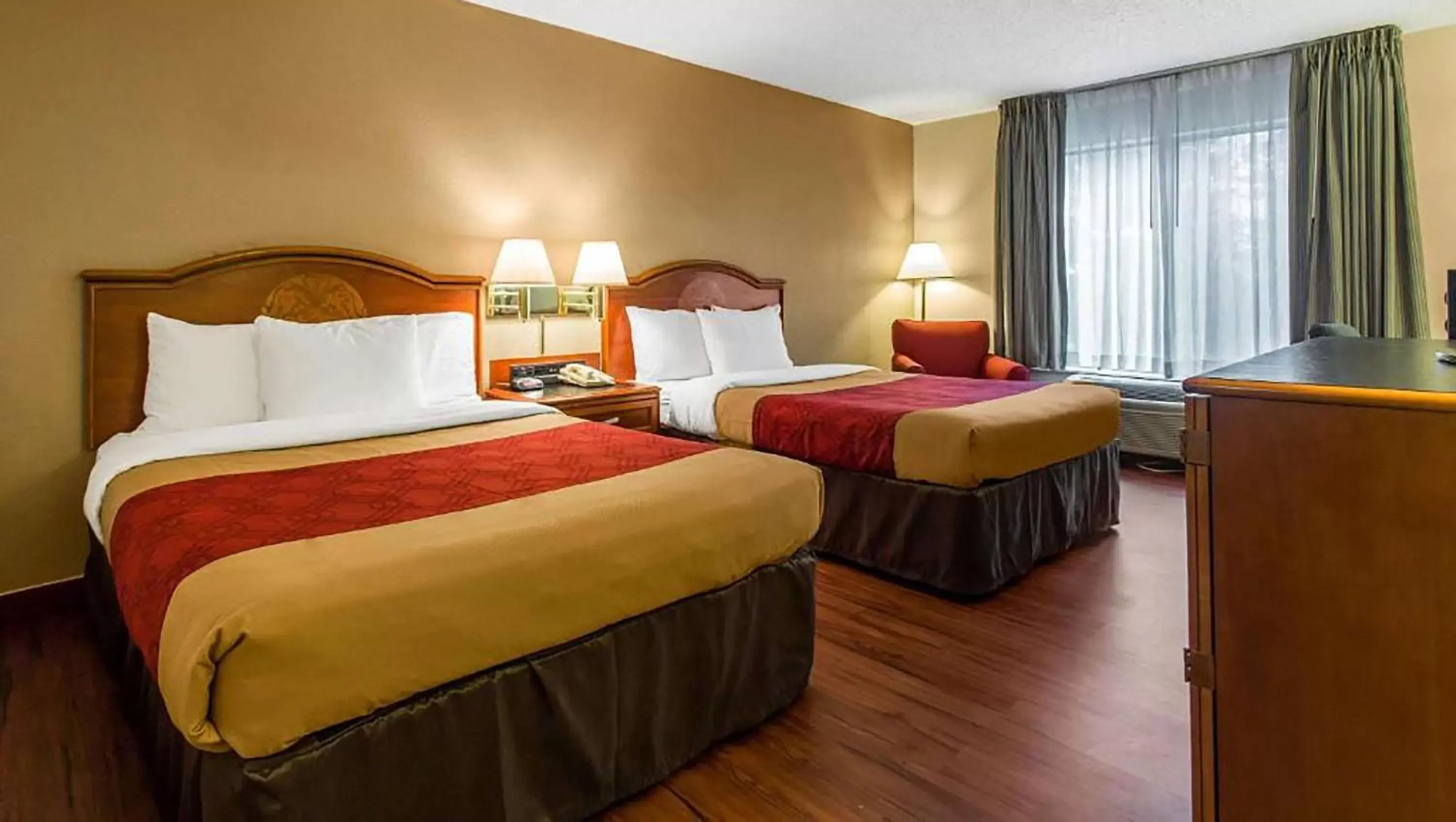 Double Room with Refrigerator in Studios & Suites 4 Less Charlotte Double Room with Refrigerator in Studios & Suites 4 Less Charlotte