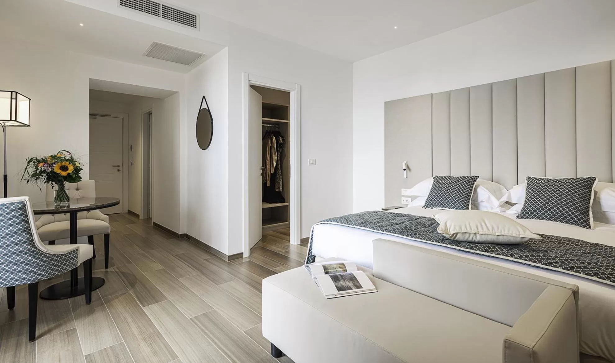 Photo of the whole room, Bed in Sublimis Boutique Hotel Adults-Only