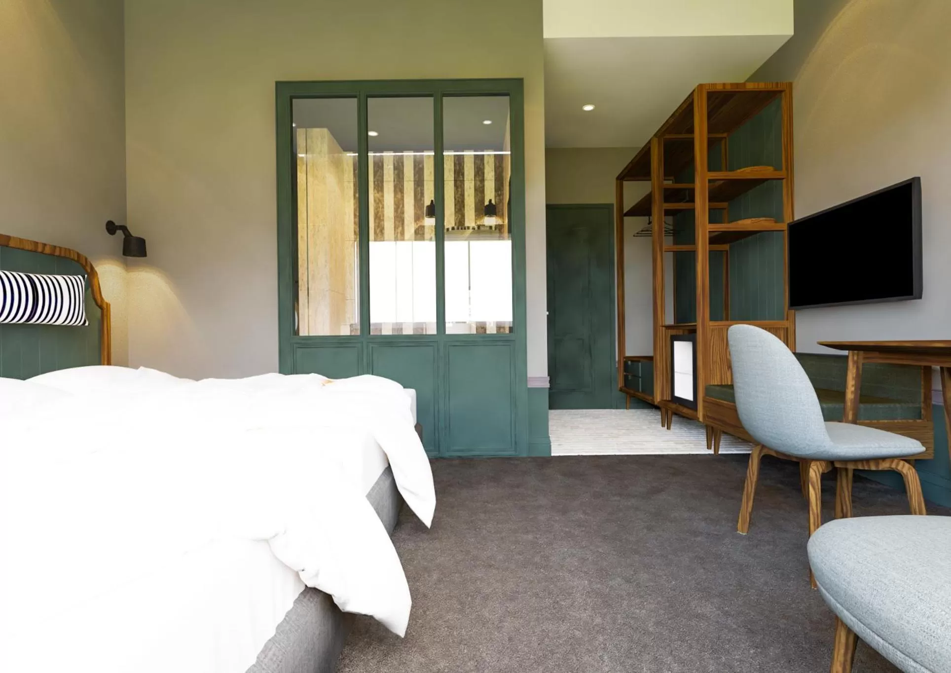 Photo of the whole room, Bed in The Jesselton Hotel