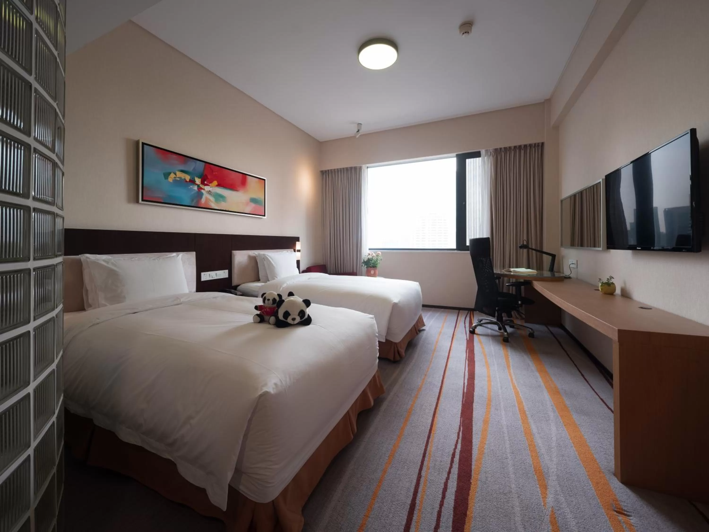Photo of the whole room, Bed in Holiday Inn Express Chengdu Gulou-Tianfu Square Chunxi Road Branch