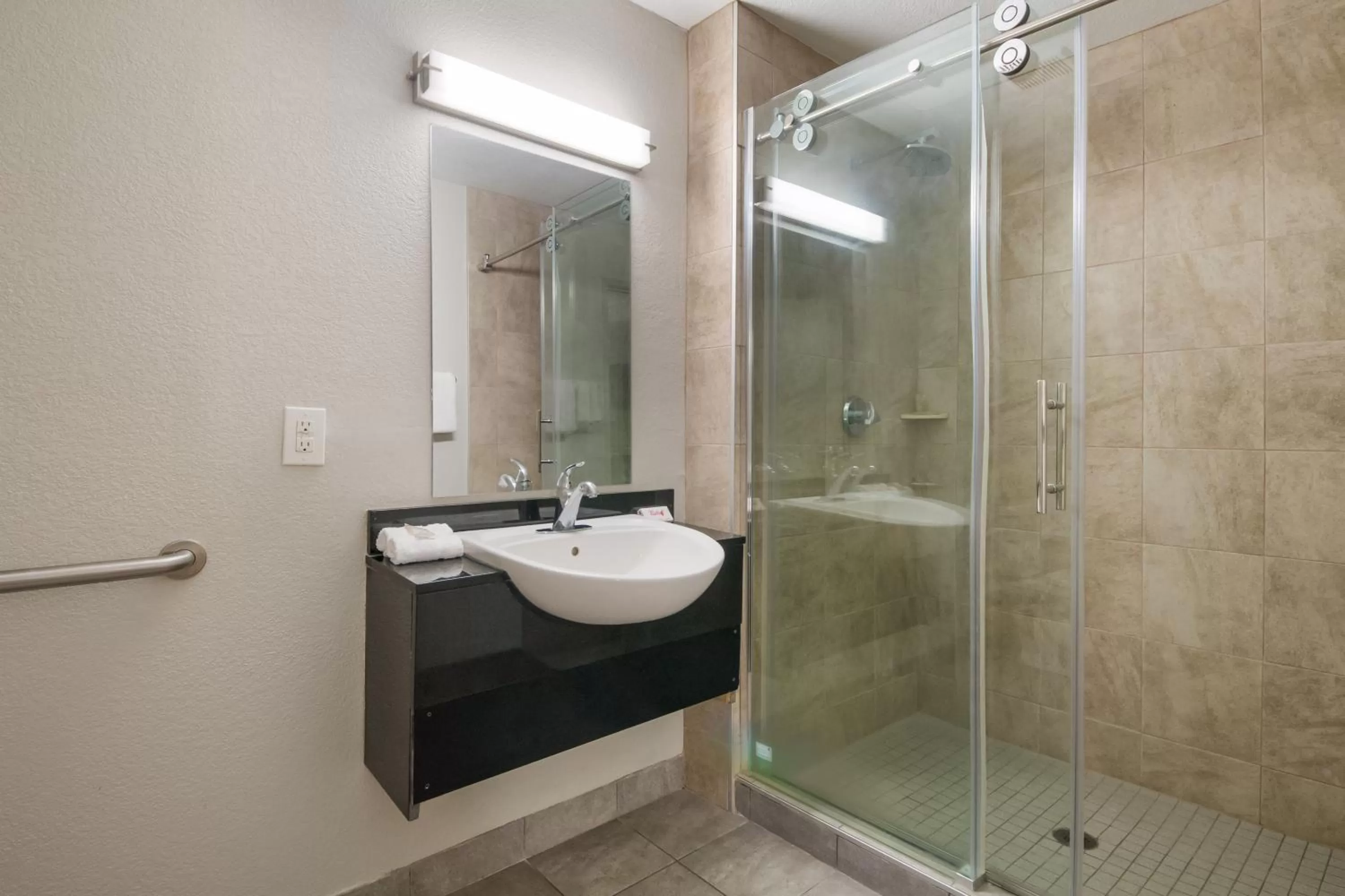 Bathroom in Red Roof Inn San Antonio E - Frost Bank Center