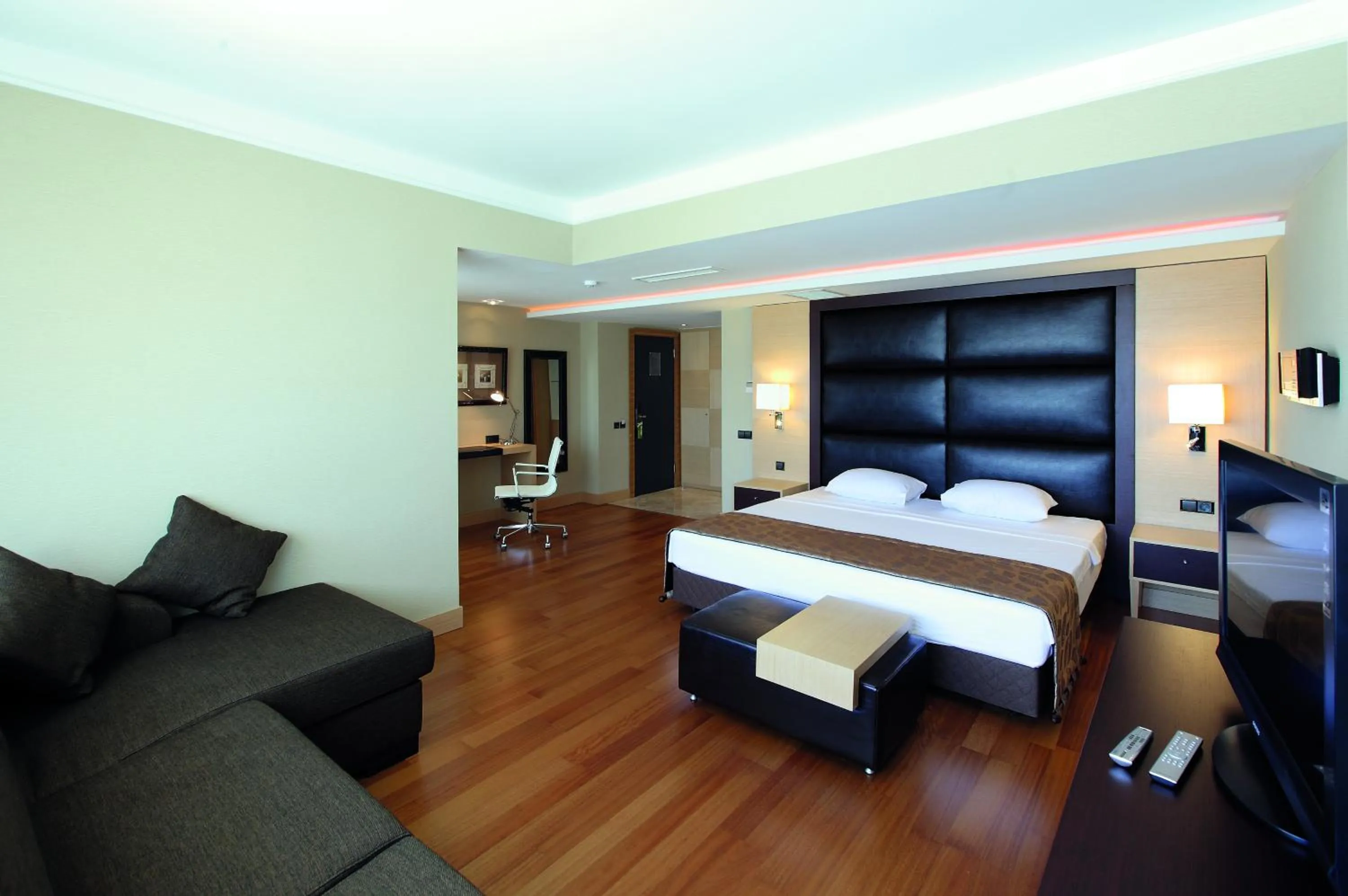 Photo of the whole room, Bed in Cettia Beach Resort