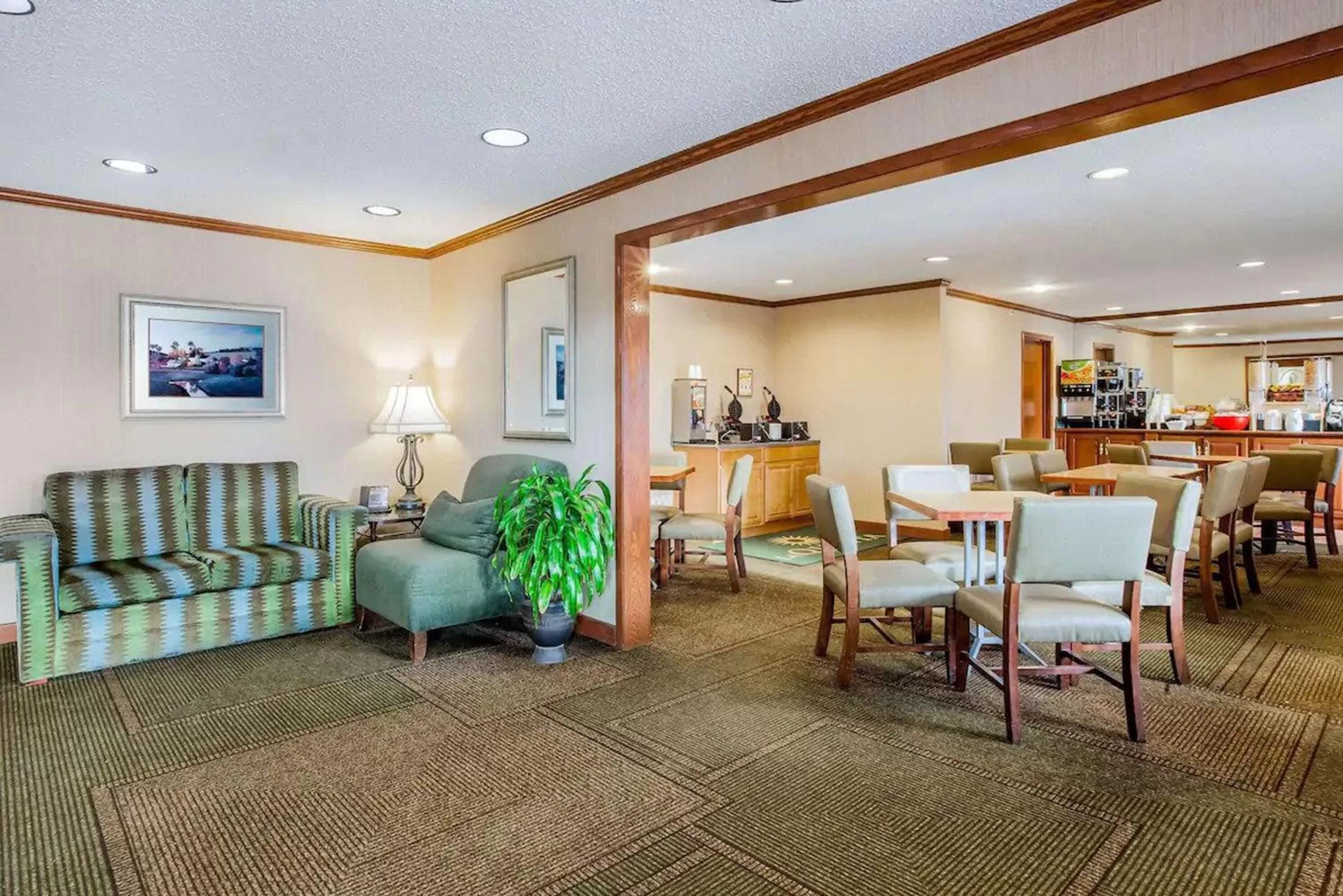 Restaurant/places to eat in La Quinta Inn by Wyndham Detroit Southgate