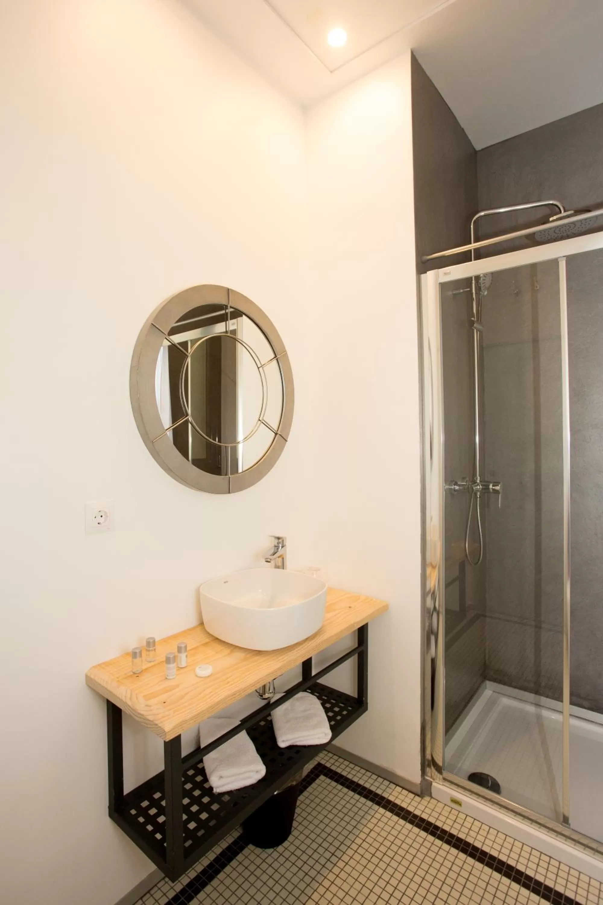 Toilet in S30 Reina Victoria