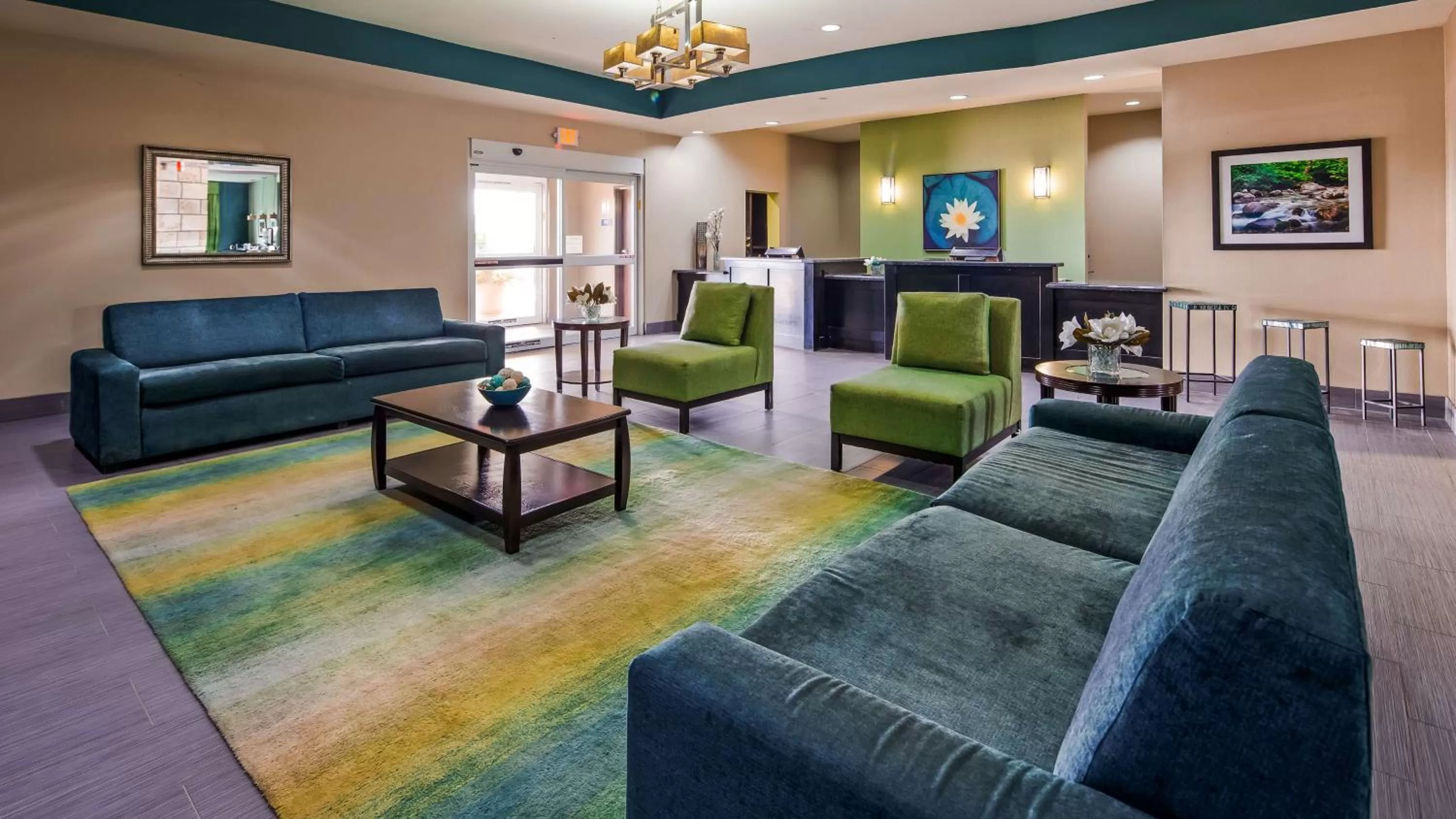 Lobby or reception in Best Western Plus Carrizo Springs Inn & Suites
