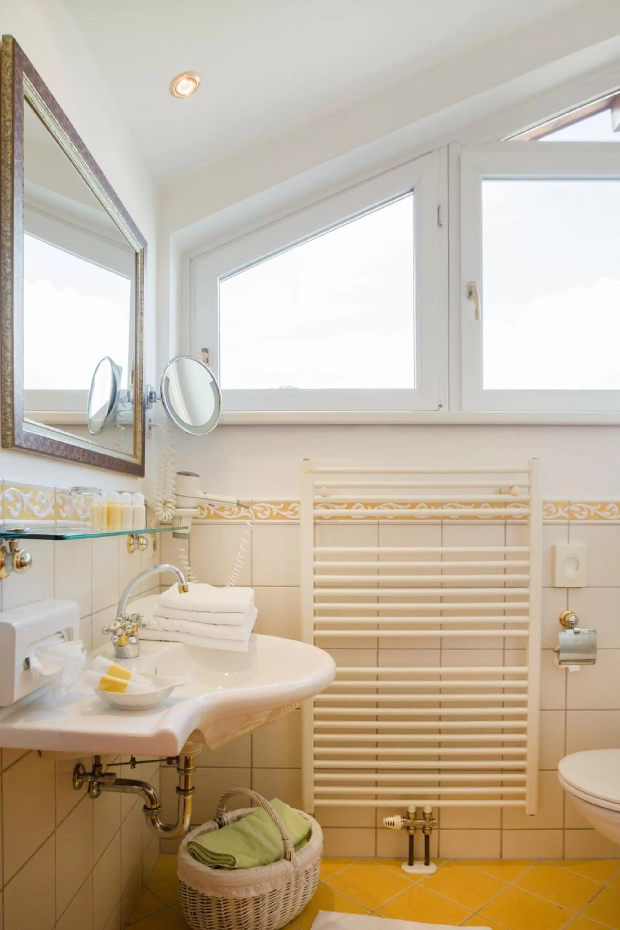 Bathroom in Hotel AlpenSchlössl