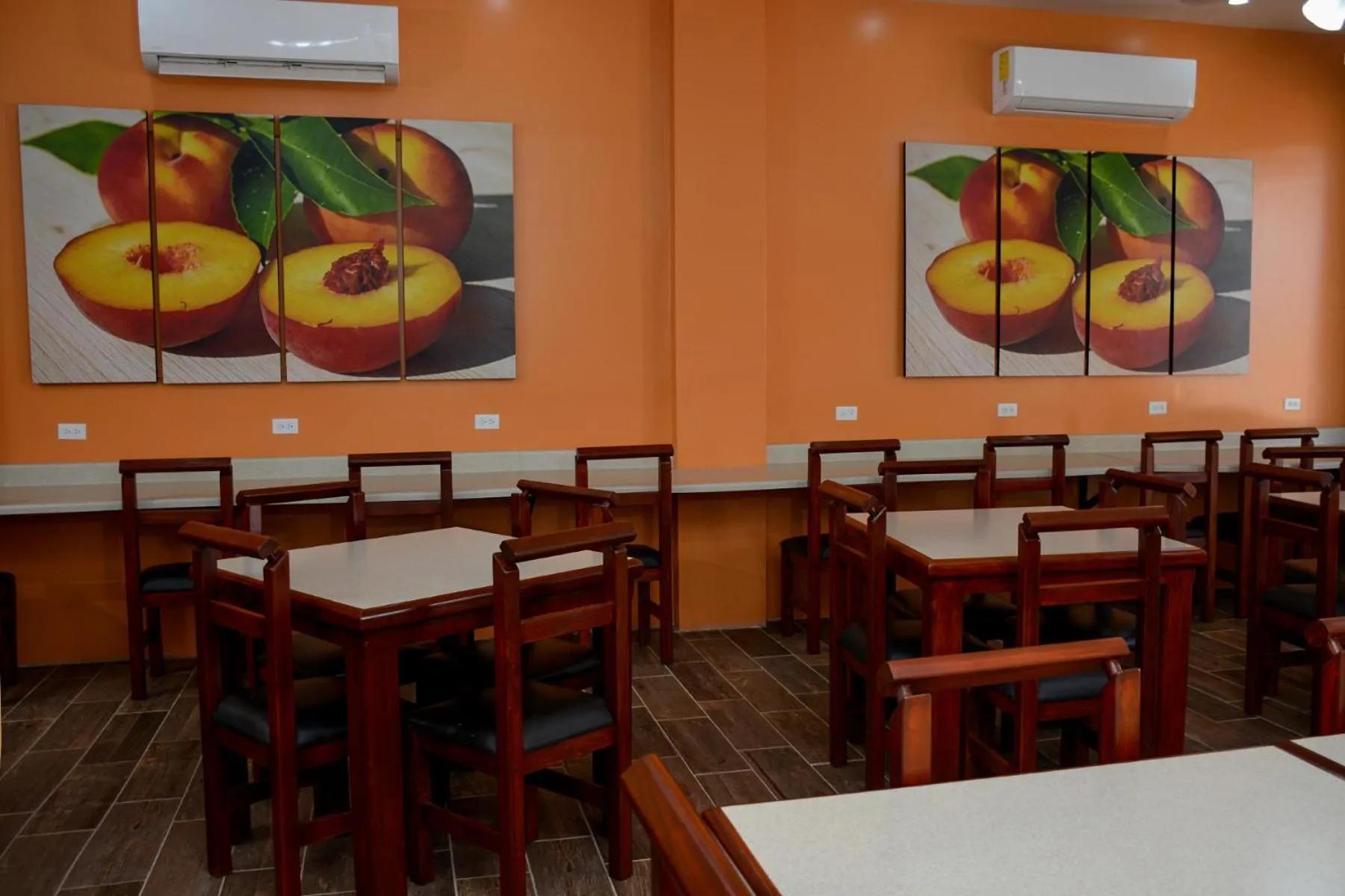 Restaurant/places to eat in DURAZNO INN