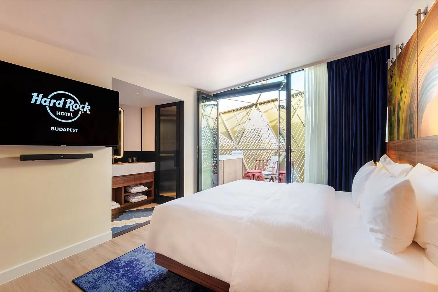 Gold Jacuzzi Suite with private terrace - single occupancy in Hard Rock Hotel Budapest