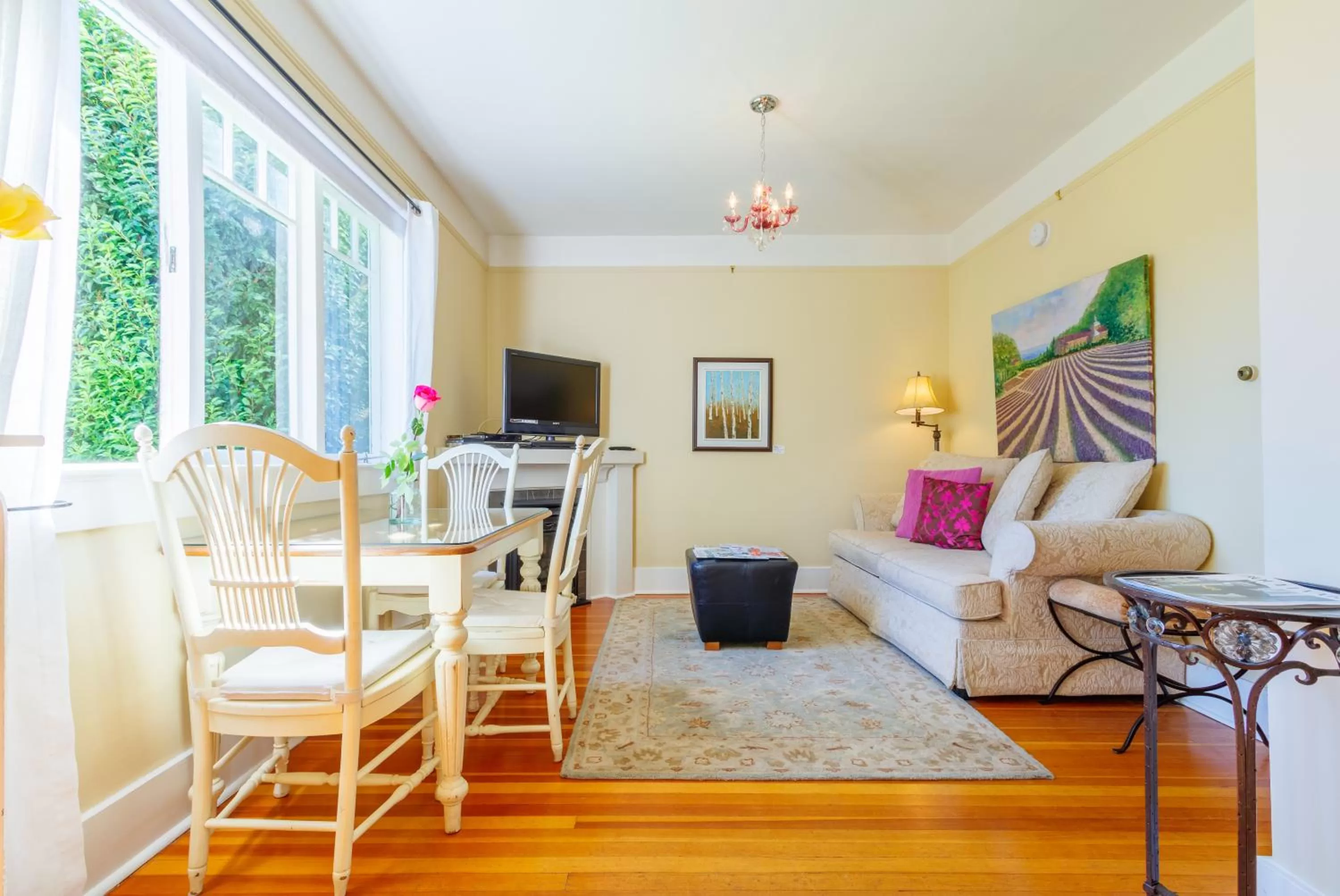 Living room in Fairholme Manor Inn