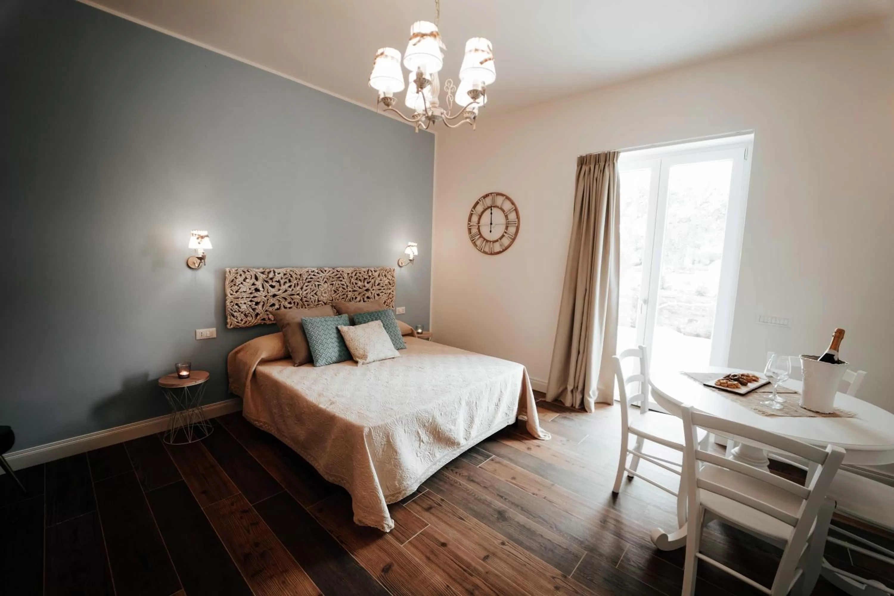 Photo of the whole room, Bed in ALMASOL - Charme Experience