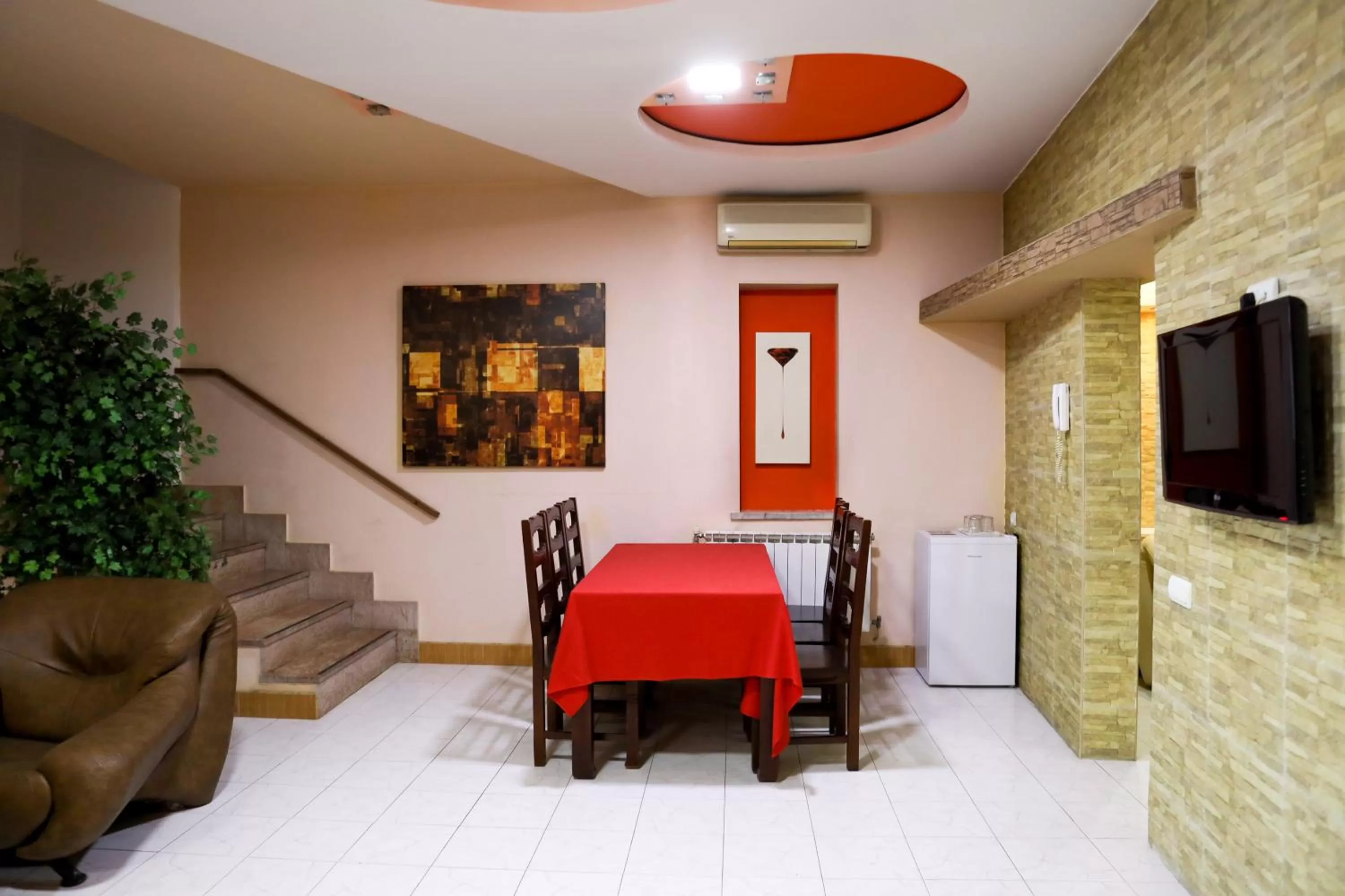 Dining Area in NO PROBLEM