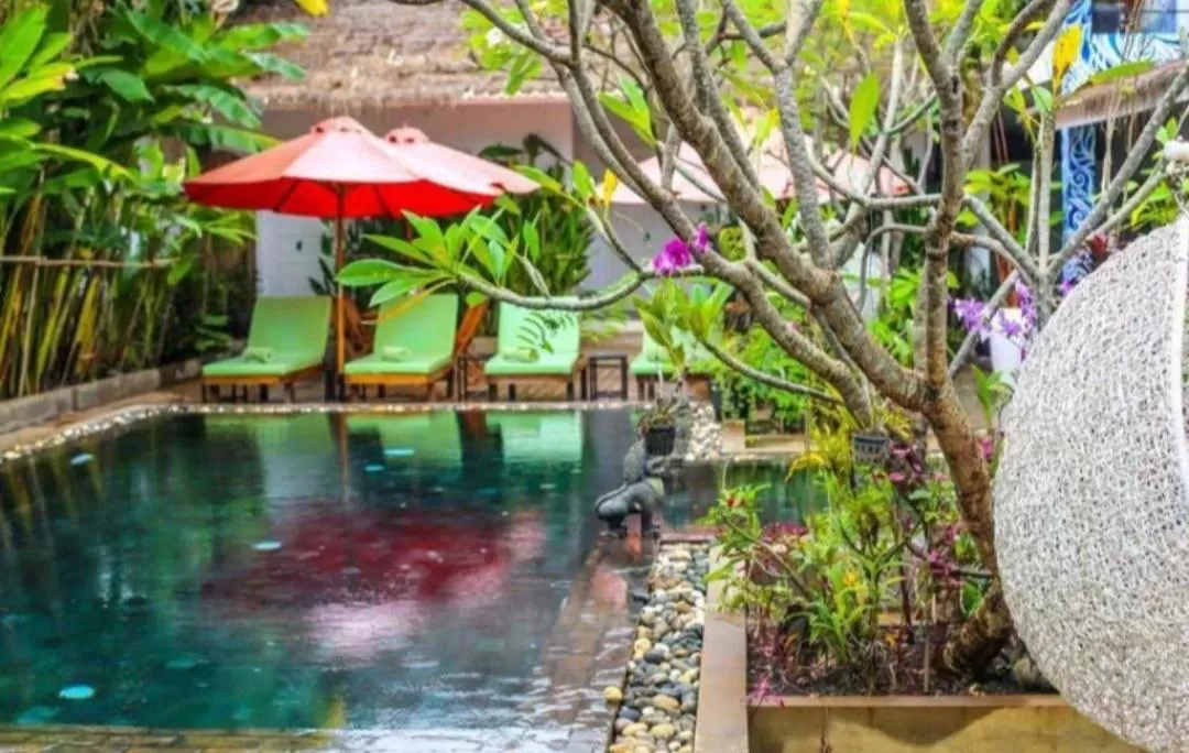 Swimming Pool in ERCAN BOUTiQUE