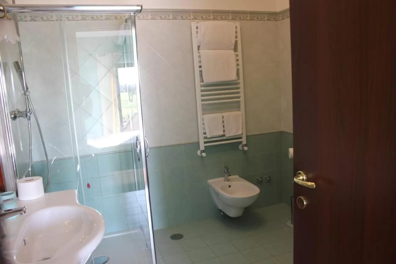 Bathroom in Relais Maria Luisa Locazione turistica di Simona Capaccio