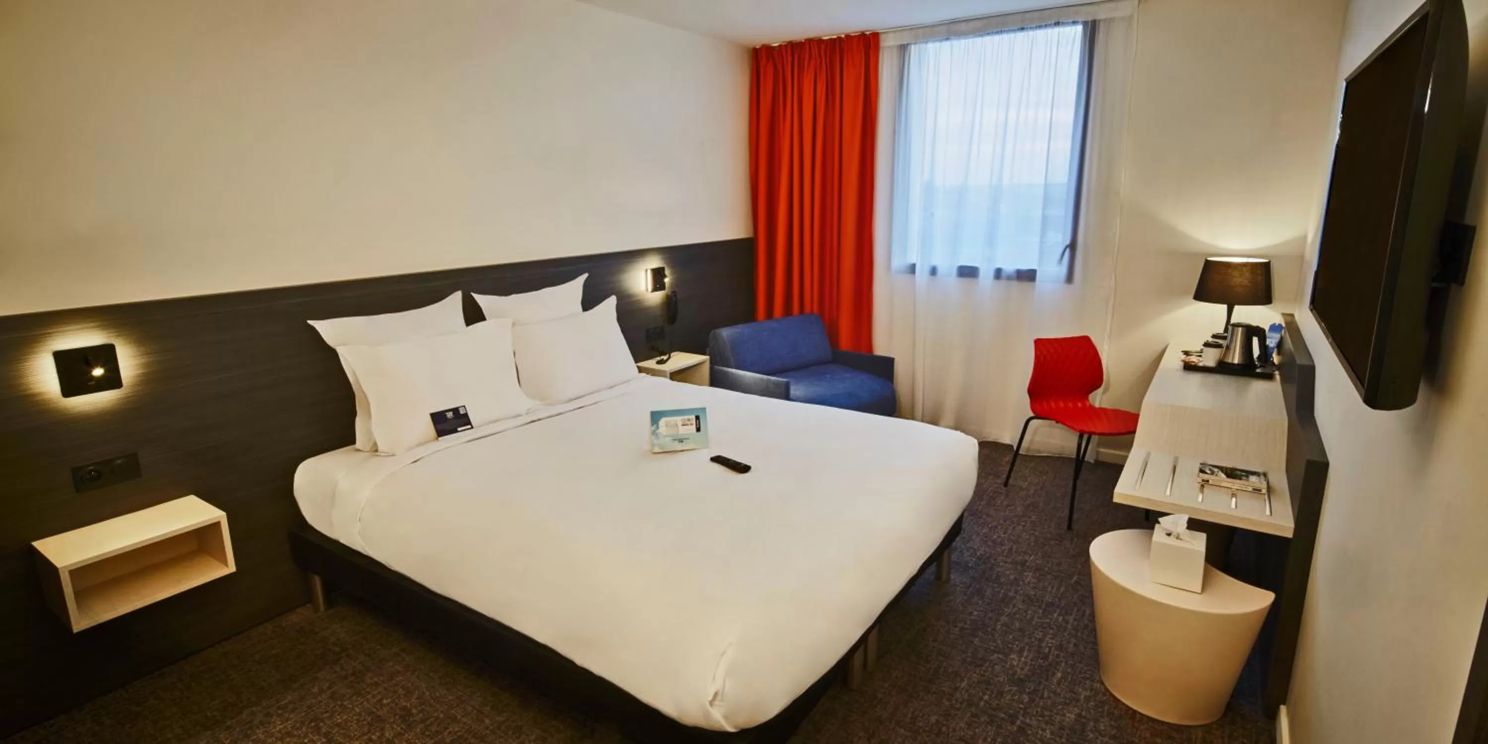 Bed in Kyriad Combs-La-Ville - Senart