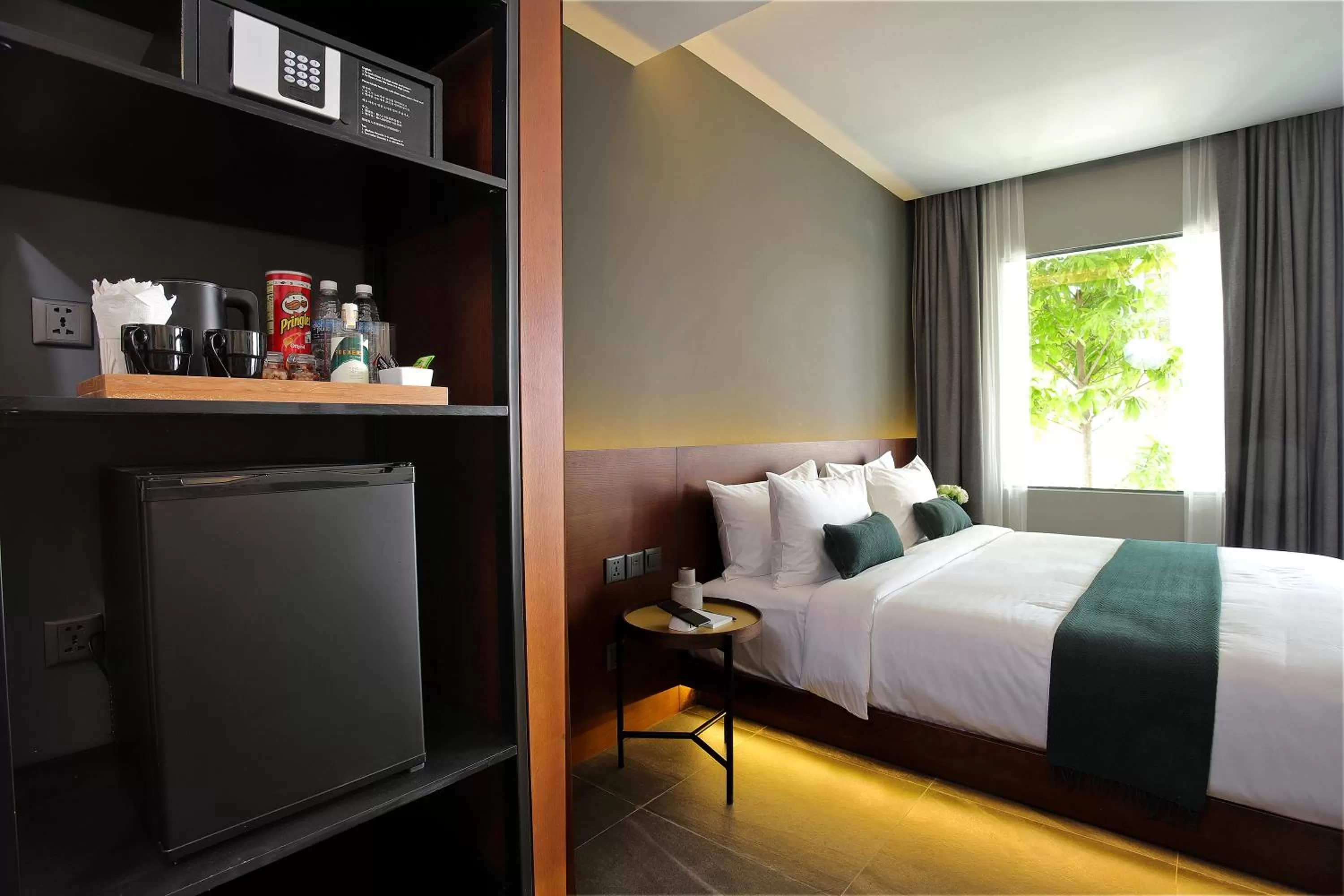 Coffee/tea facilities, Bed in Baitong Hotel & Resort Phnom Penh