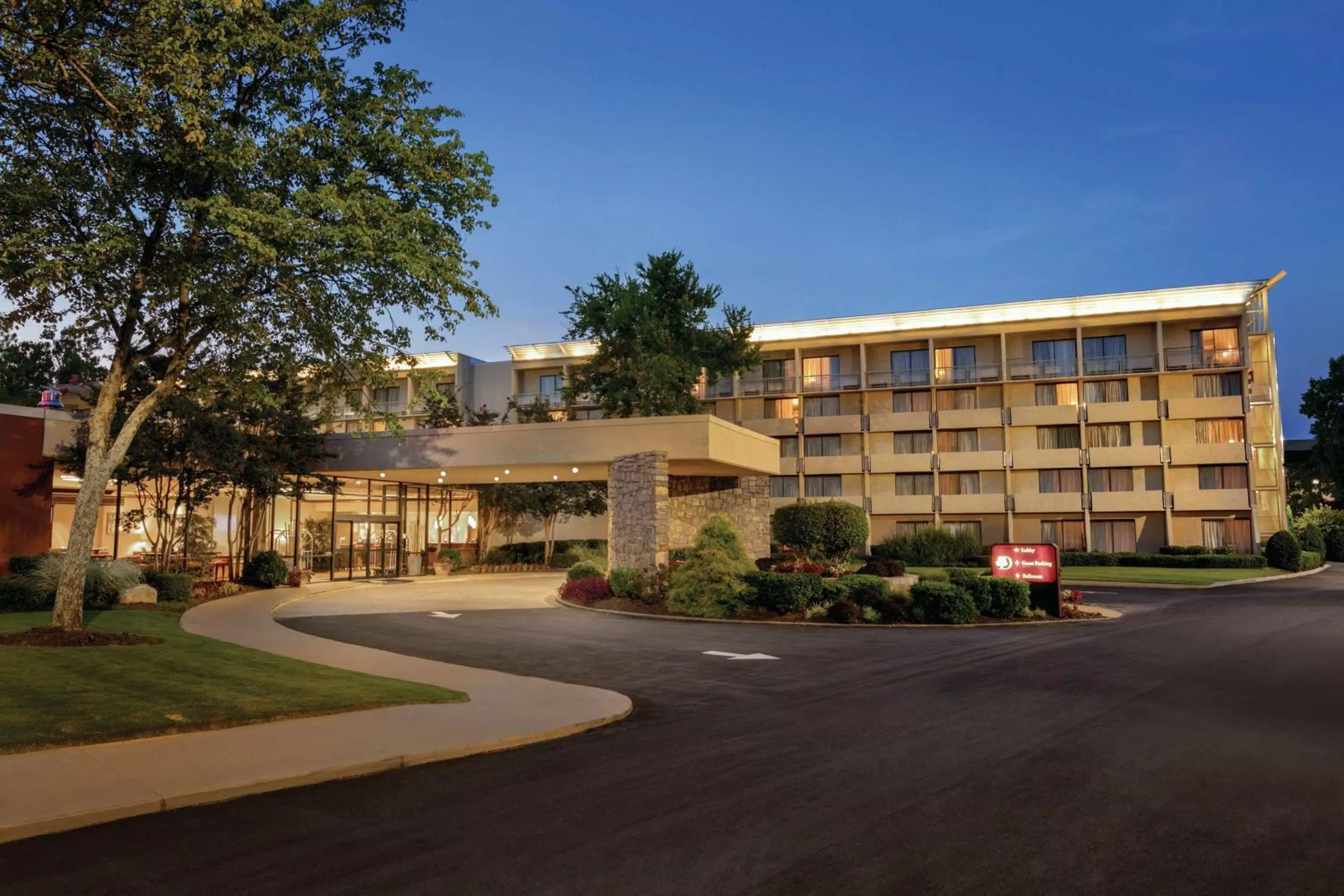Property building in DoubleTree by Hilton Atlanta Northeast/Northlake