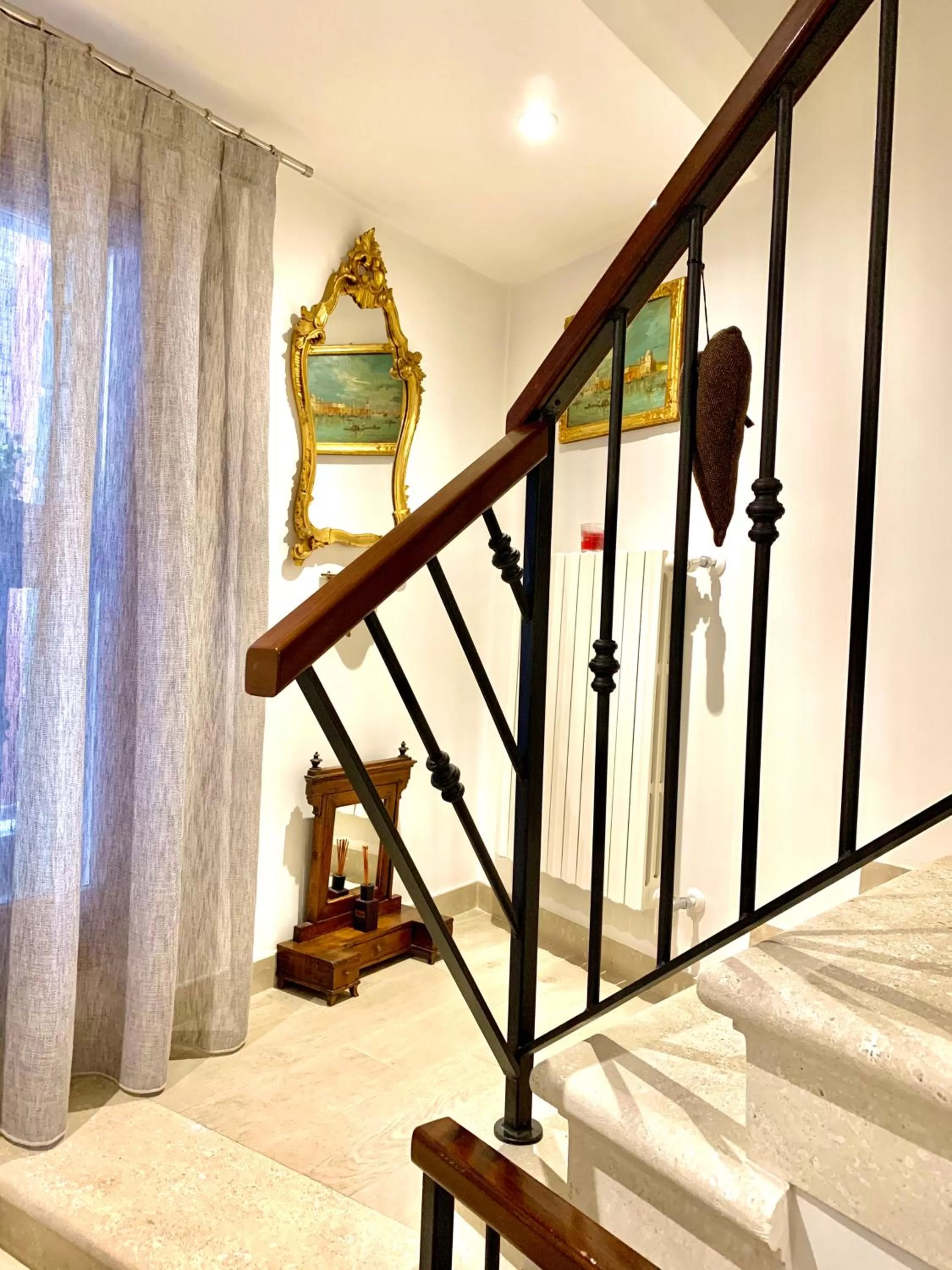 Decorative detail in B&B Fortuny