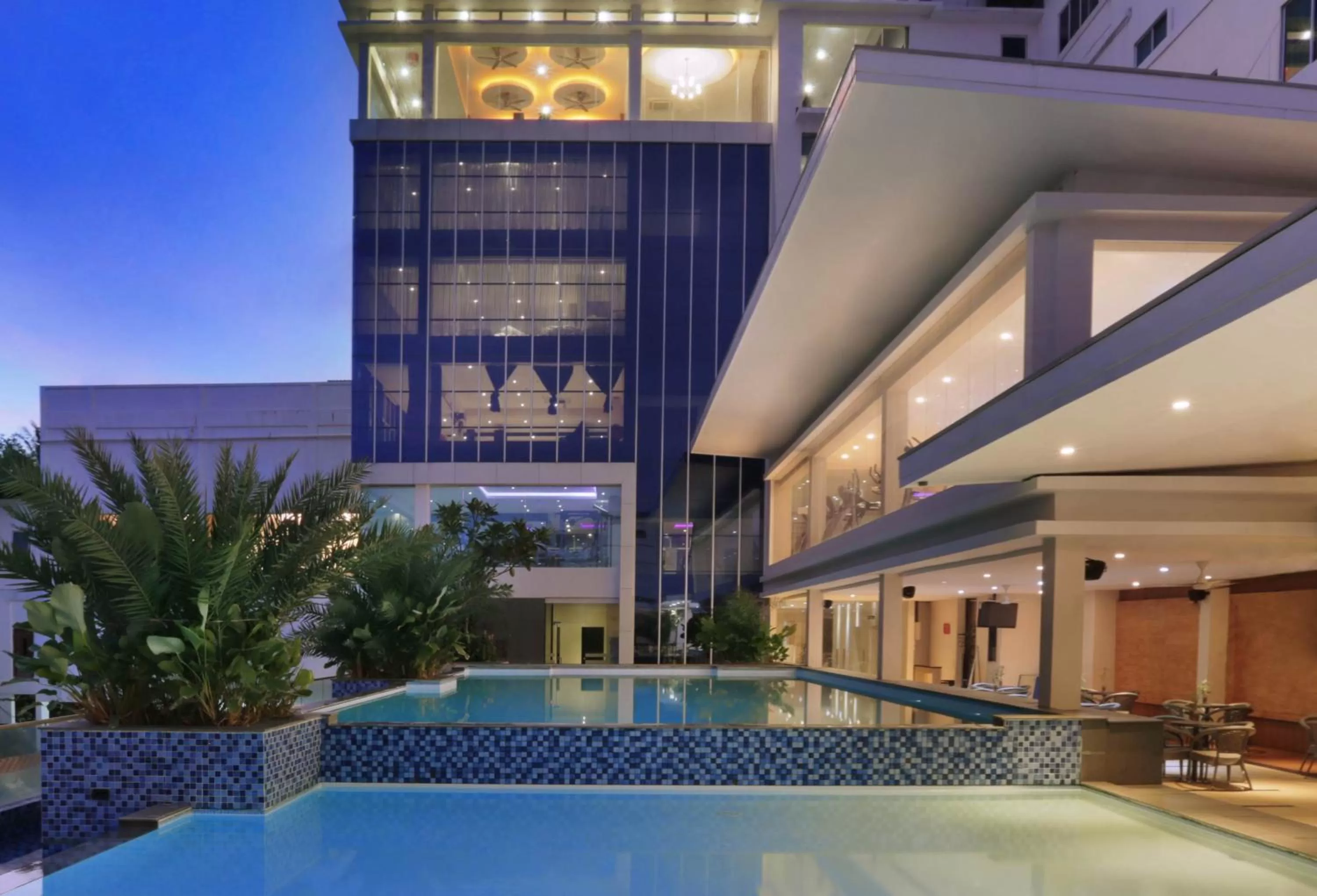 Swimming pool in Aston Karimun City Hotel