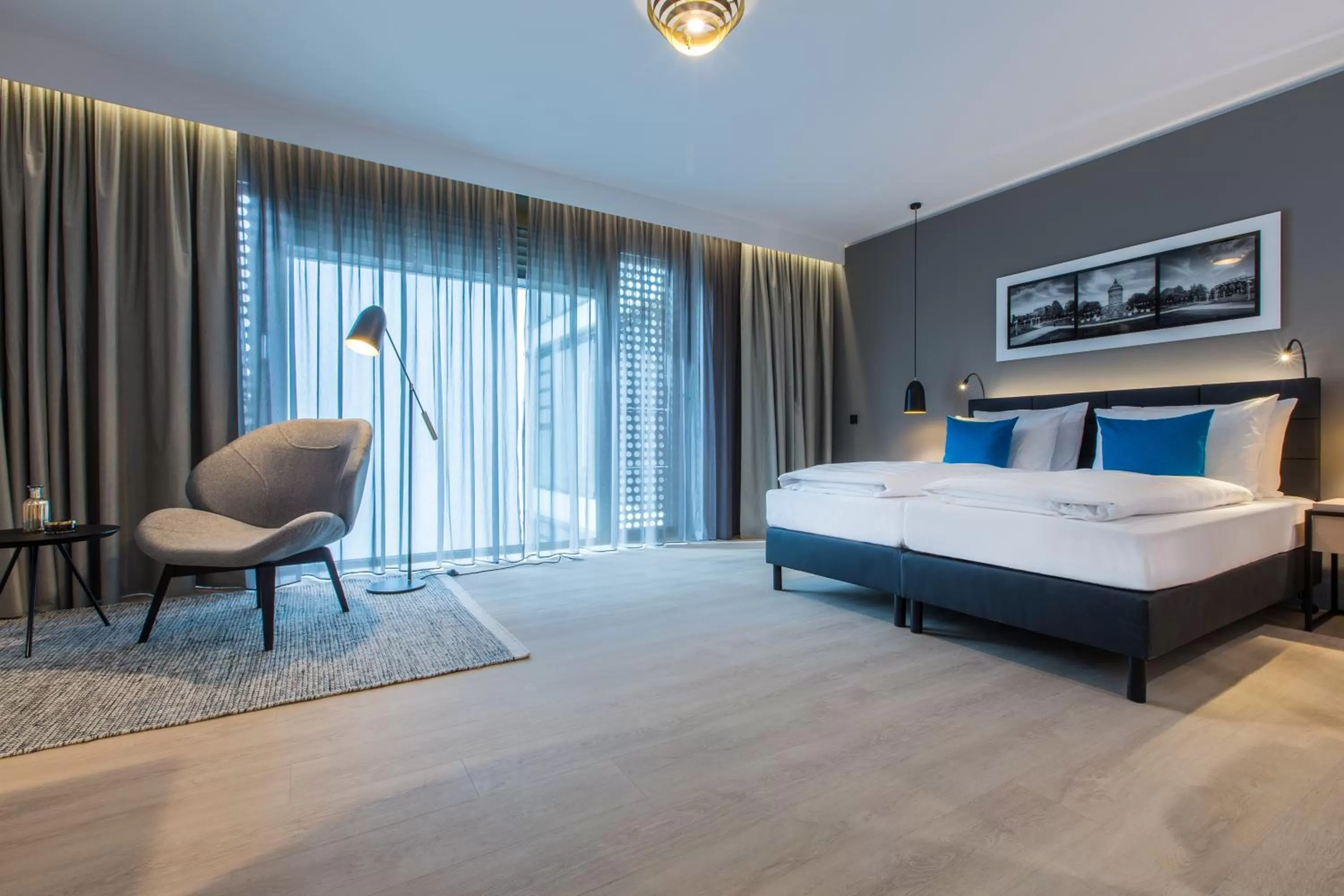 Bedroom, Bed in Radisson Blu Hotel, Mannheim