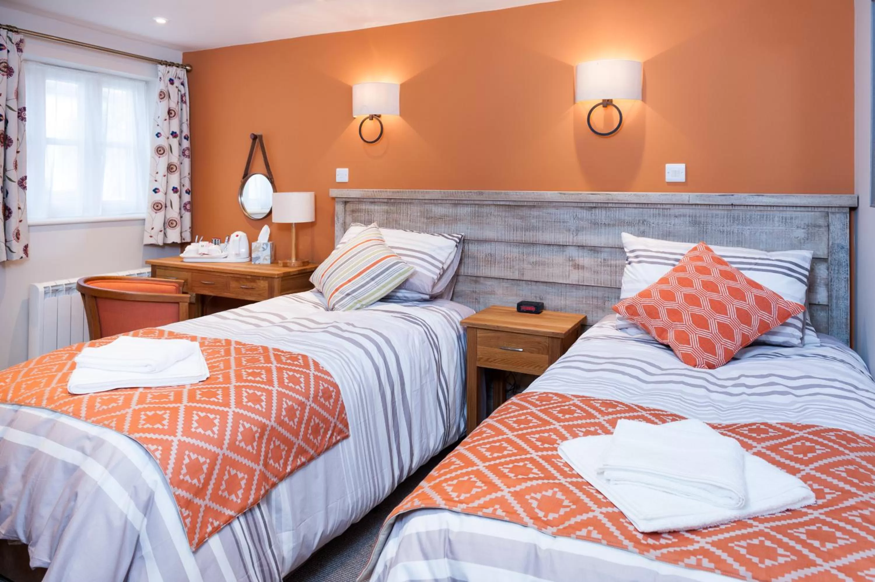 Photo of the whole room, Bed in The Pelican Inn