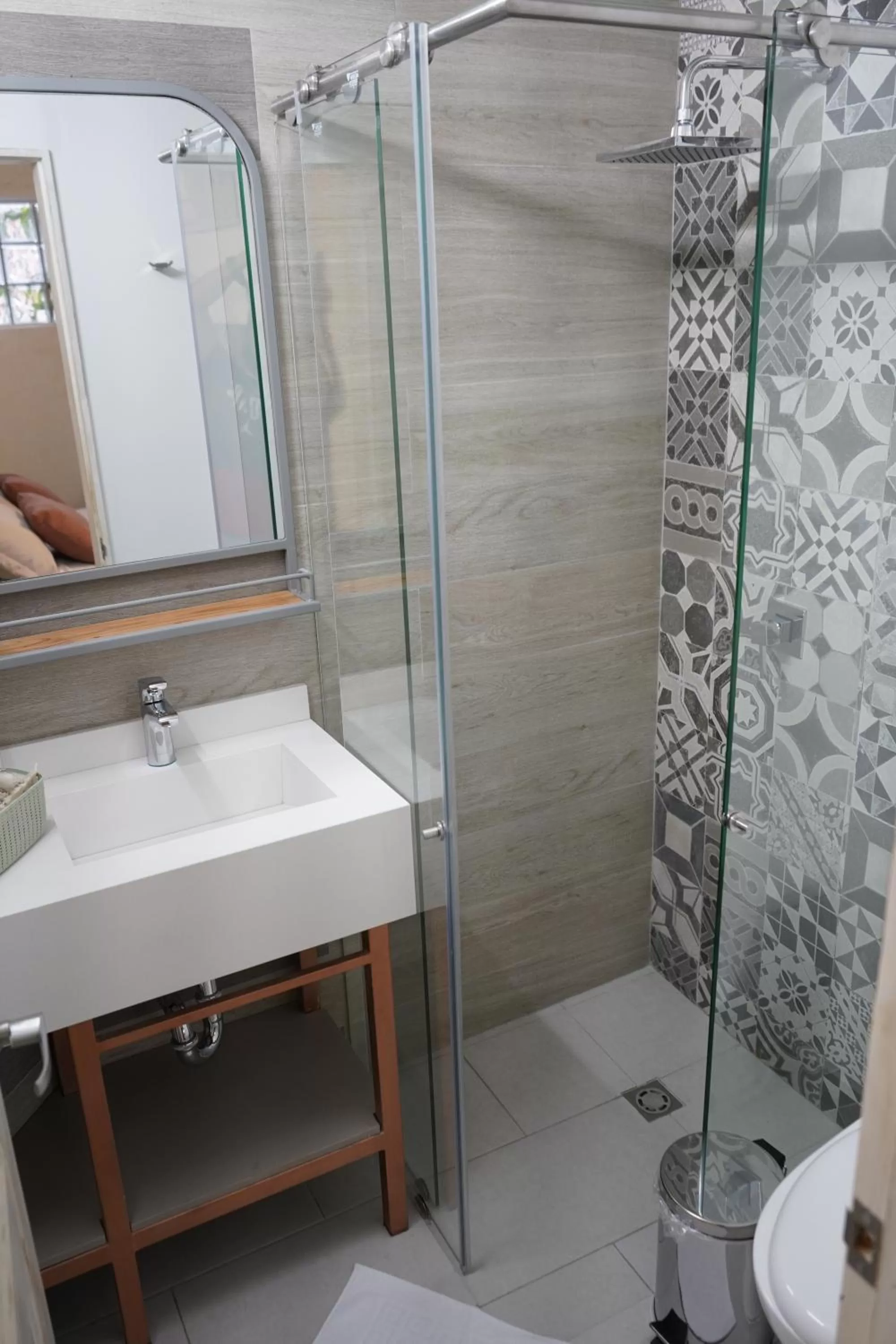 Shower in Zentrico Boutique