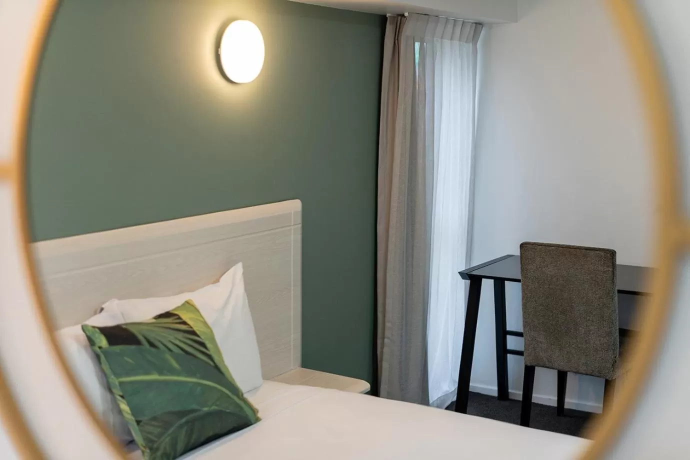 Bedroom, Bed in Mercure Wellington Central City Hotel and Apartments