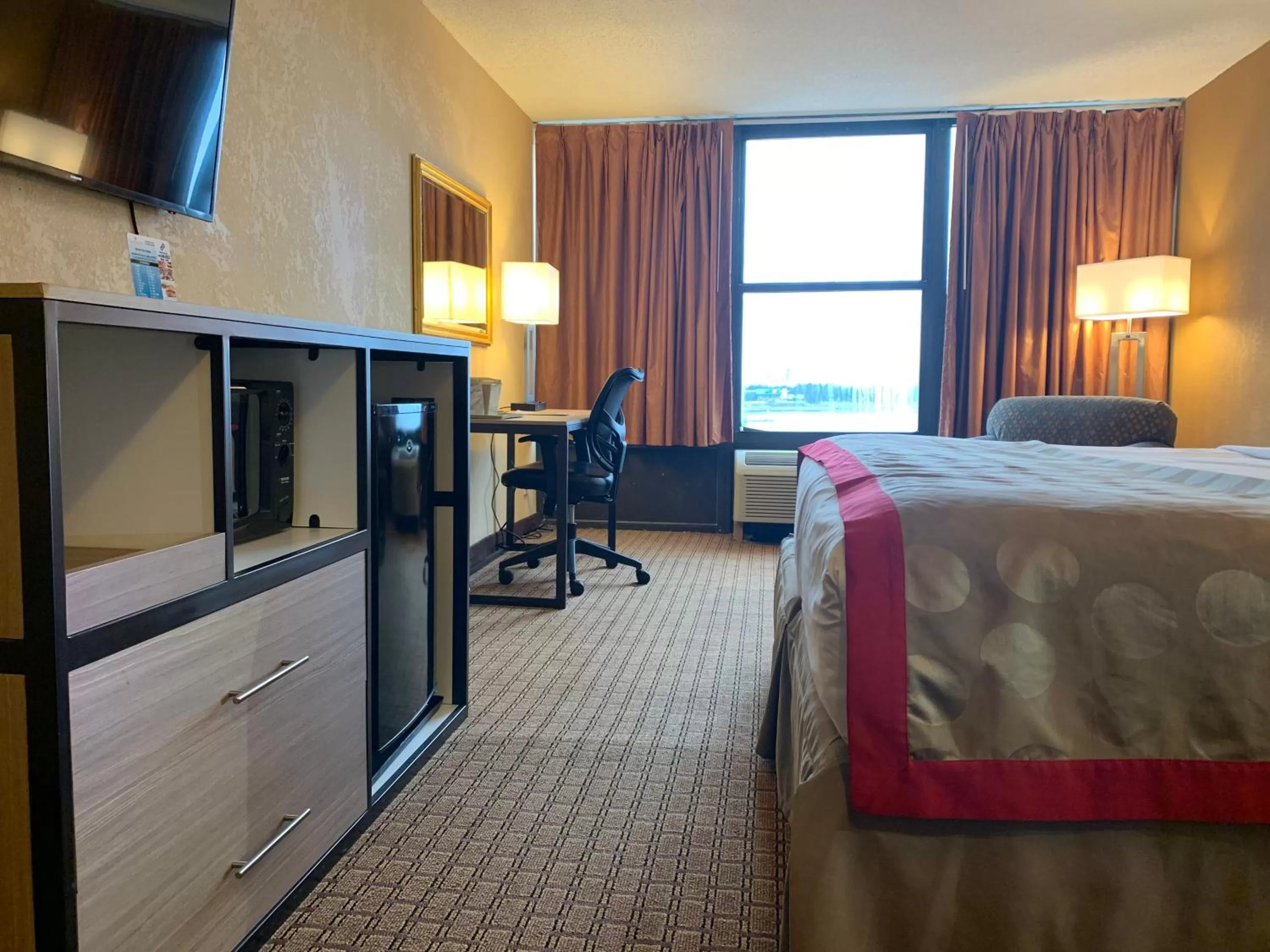 Bed in Ramada by Wyndham West Atlantic City