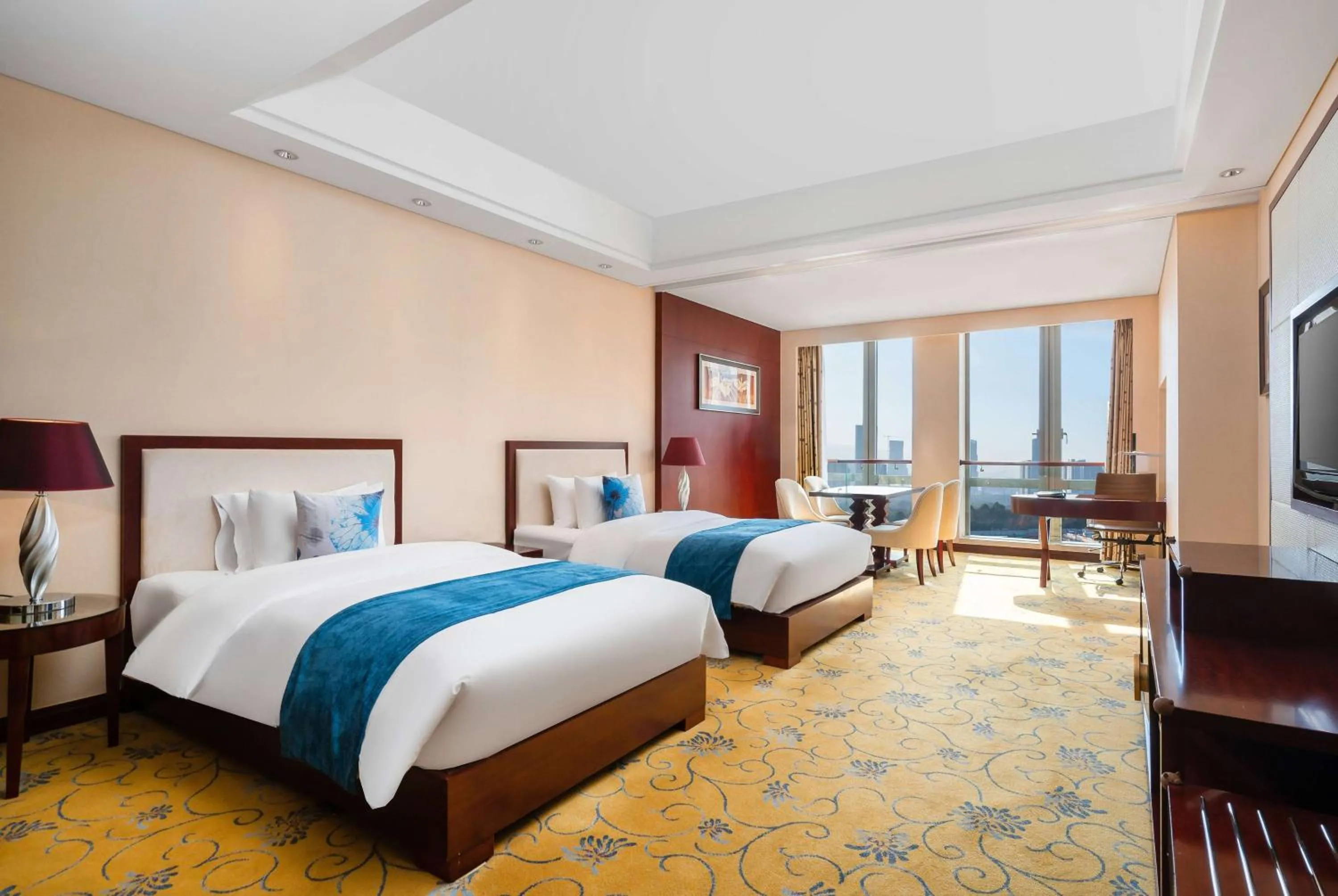 Photo of the whole room, Bed in Howard Johnson Tropical Garden Plaza Kunming Chenggong