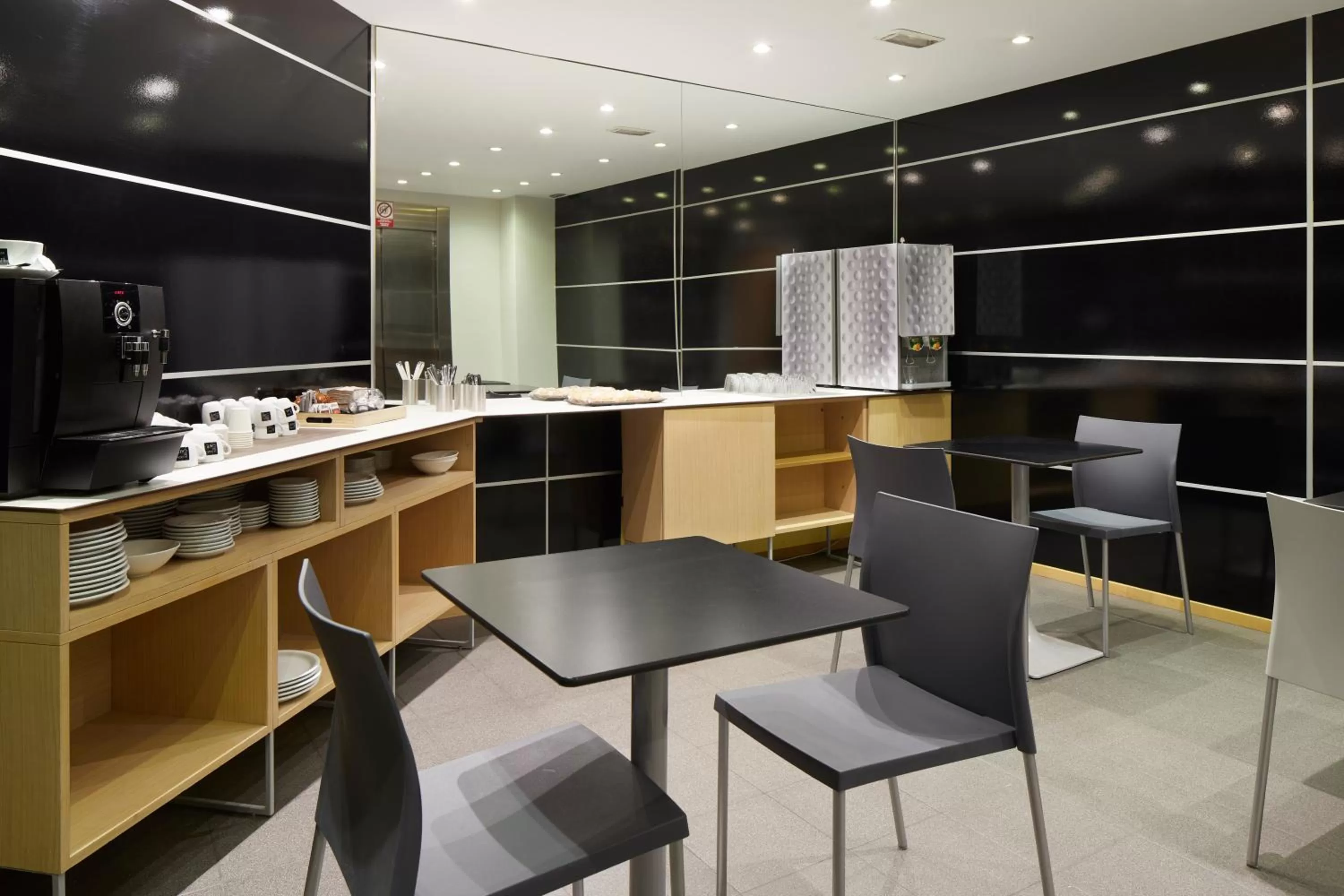 Coffee/tea facilities in HOTEL ARRiZUL BEACH