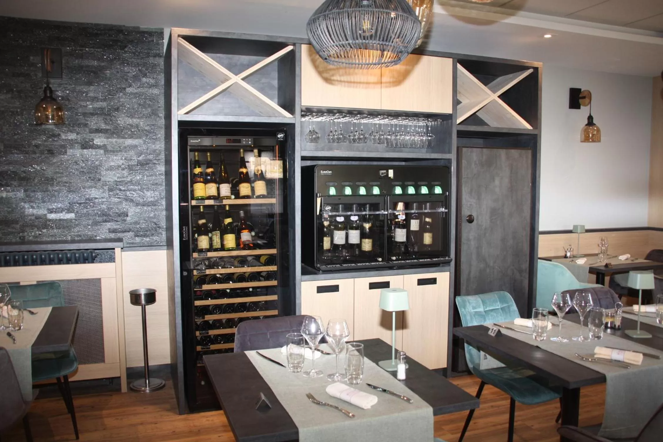 Restaurant/places to eat in Logis Hôtel- Restaurant La Renaissance